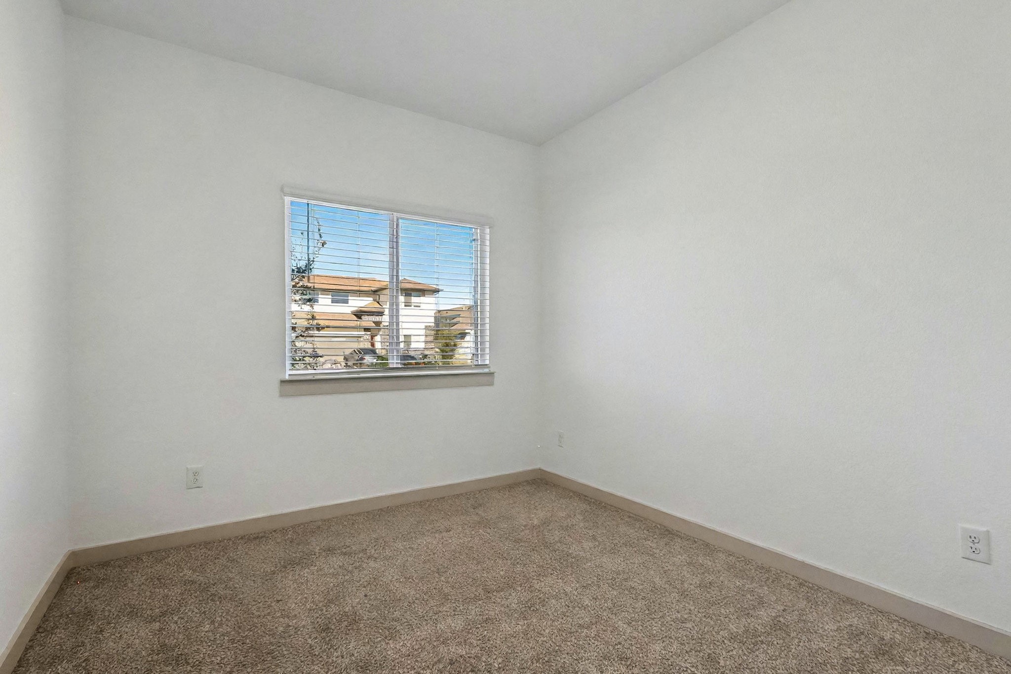 7419 Rainham Valley Lane Property Photo 23