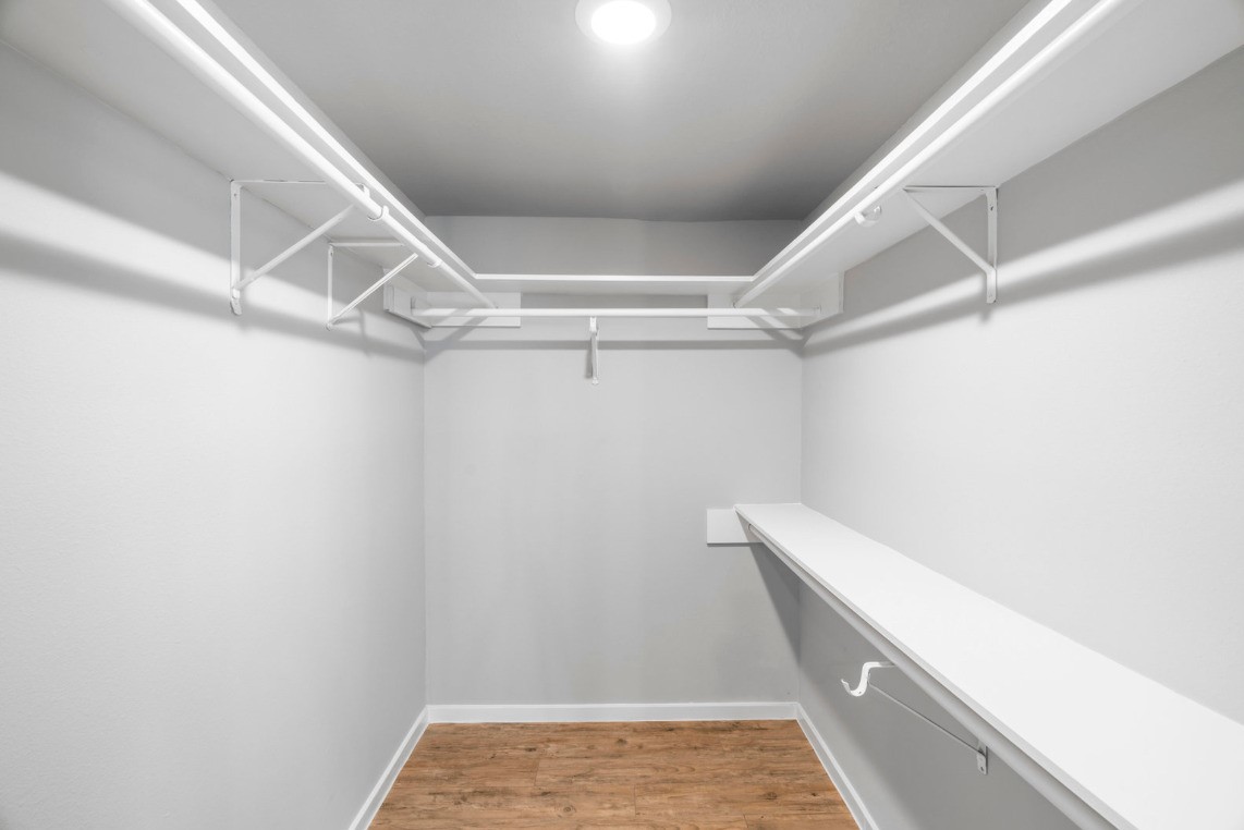 204 E Houston Street B Property Photo 4