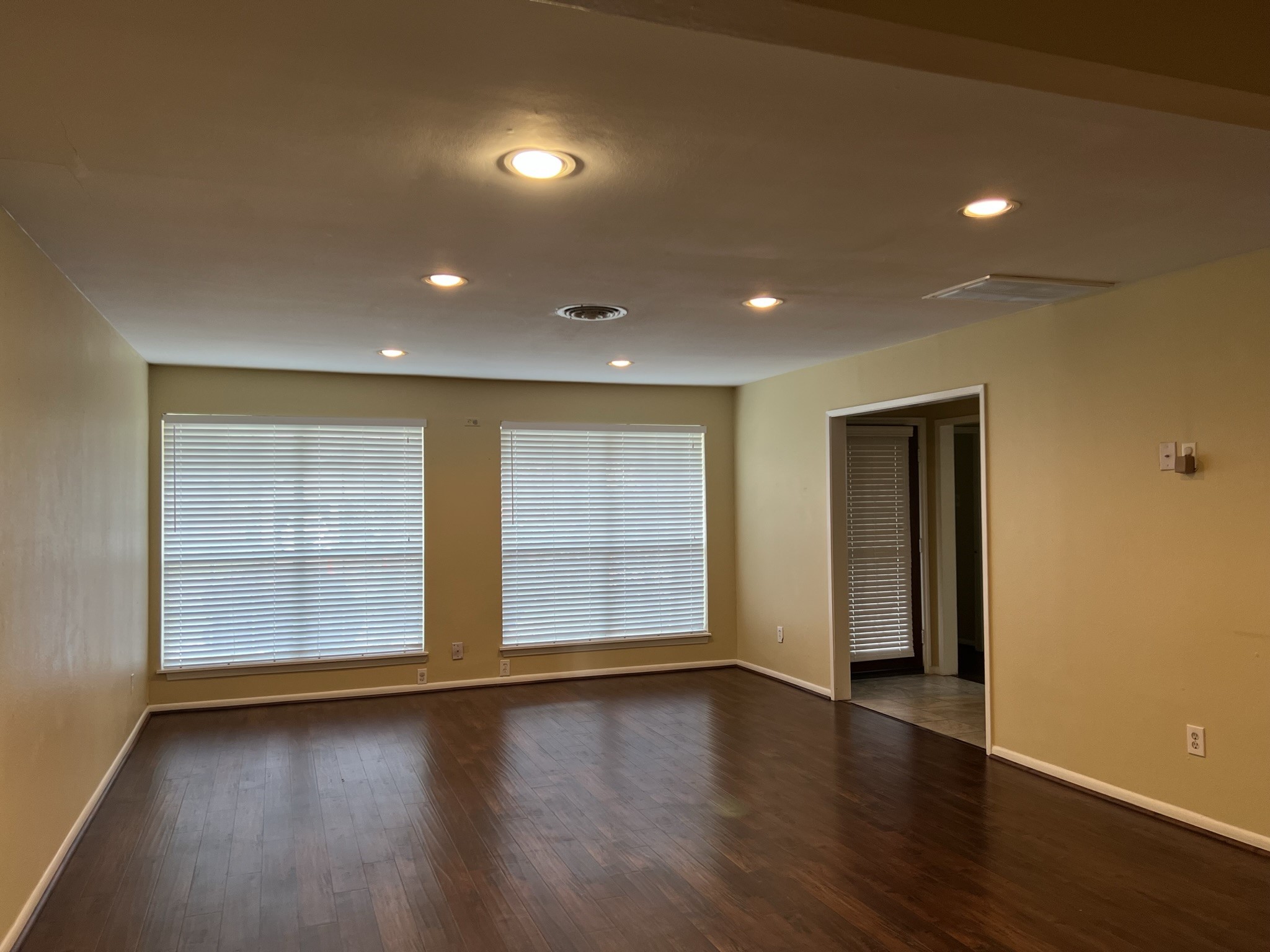 9619 Beverlyhill Street Property Photo 6