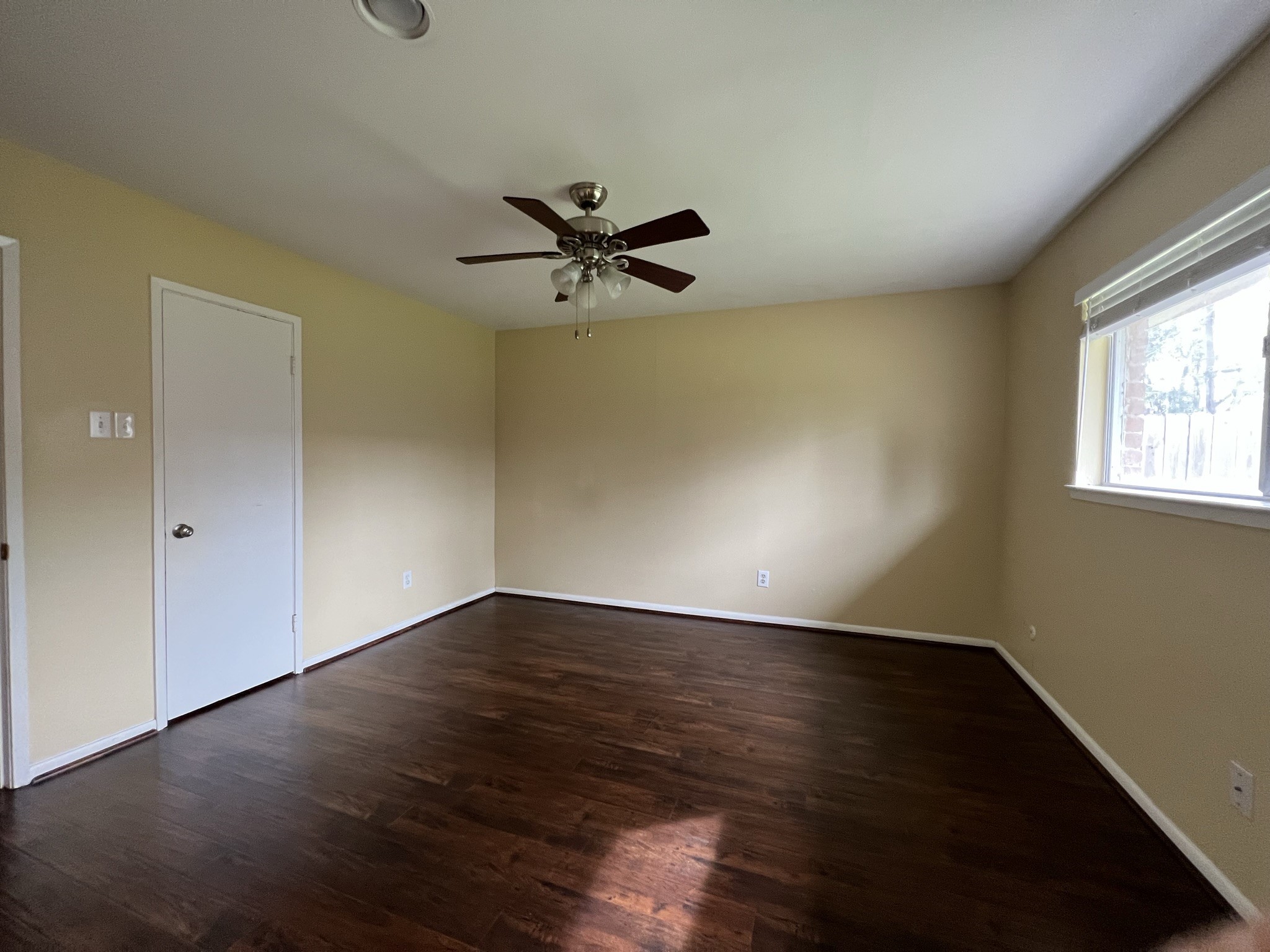 9619 Beverlyhill Street Property Photo 11