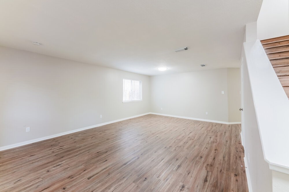5515 Deer Timbers Trail Property Photo 4