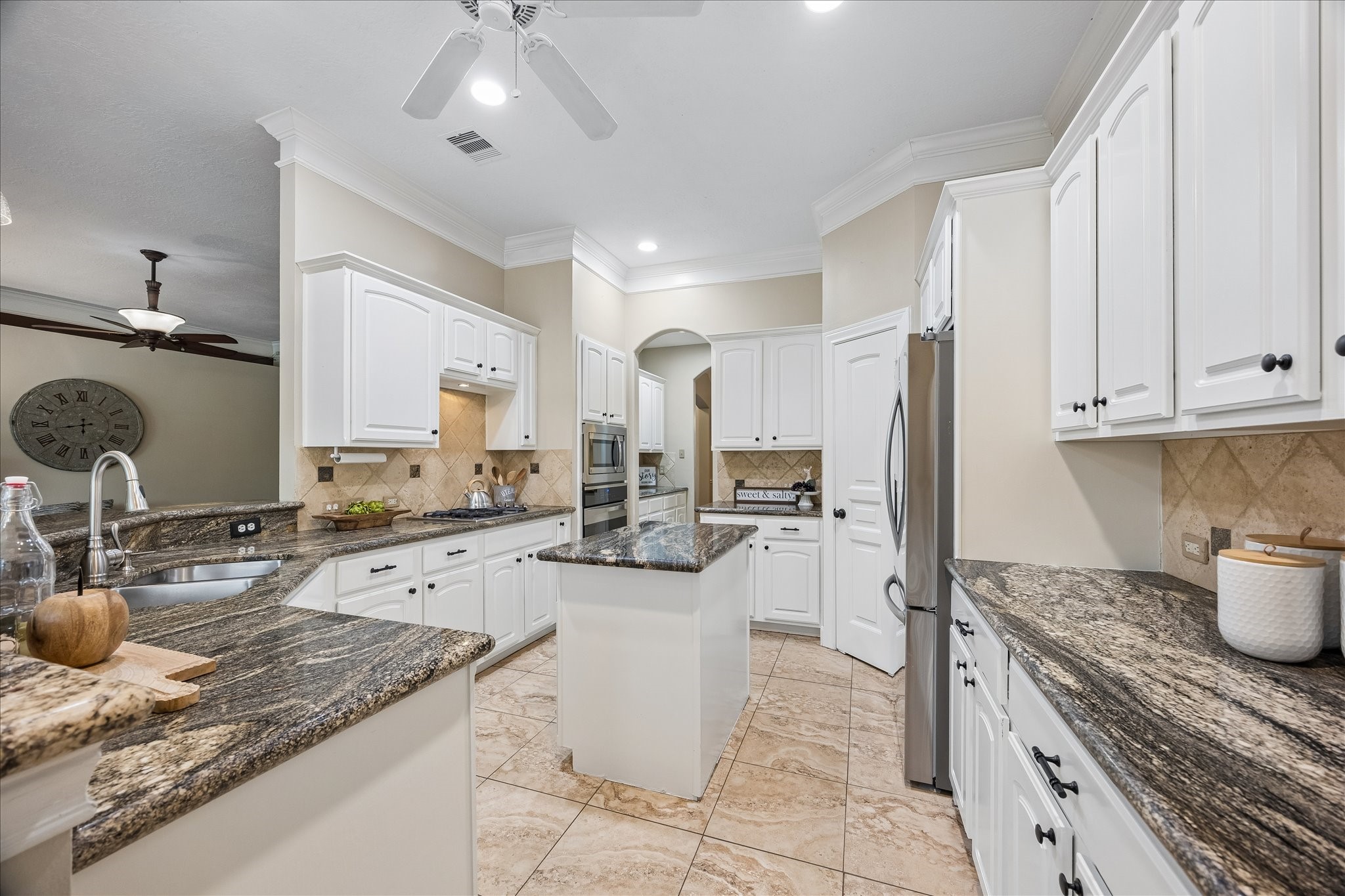 3710 Pine Bark Court Property Photo 9