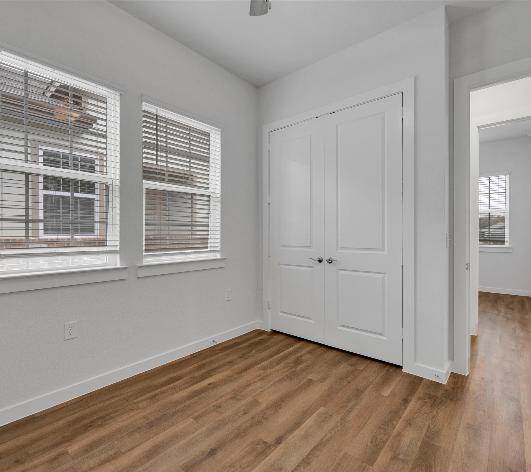 2709-105 Rockhill Road Property Photo 4