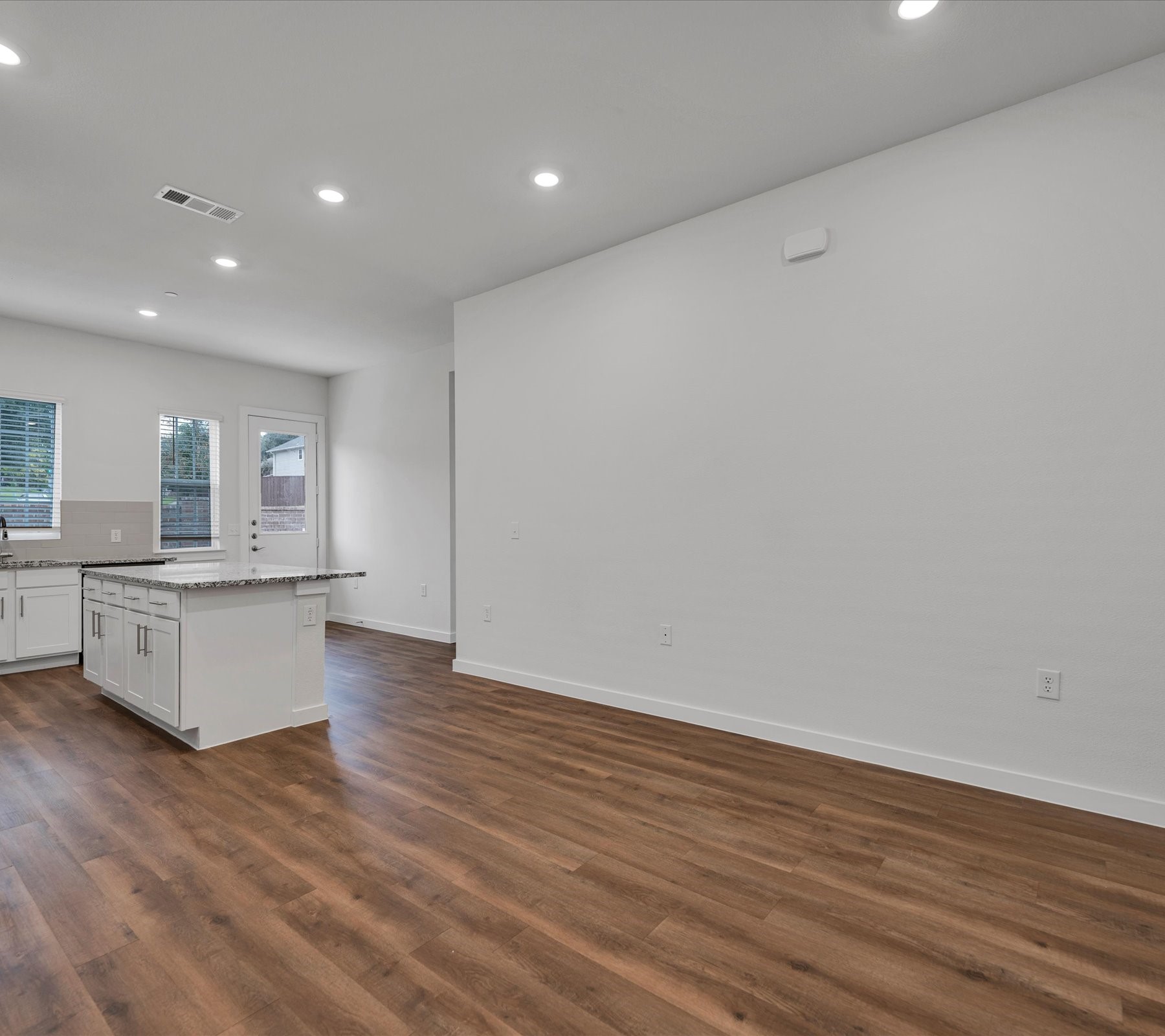 2709-105 Rockhill Road Property Photo 6