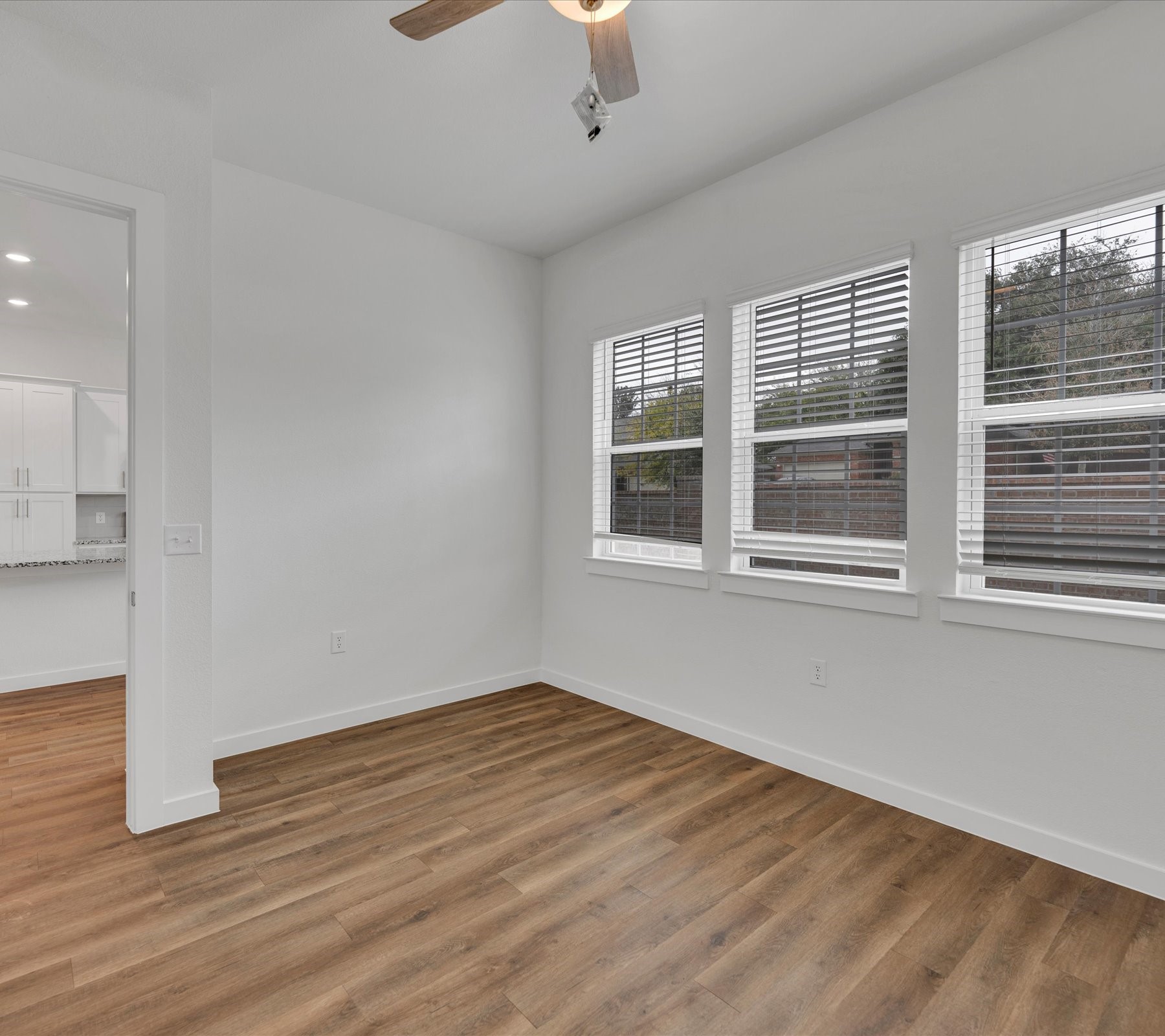 2709-105 Rockhill Road Property Photo 8