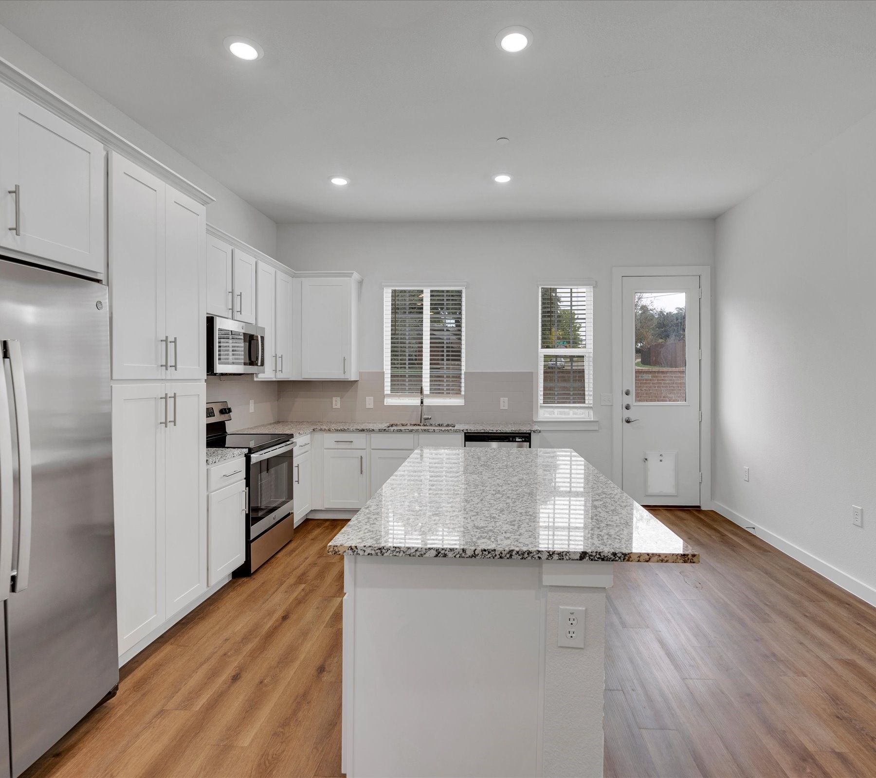 2709-105 Rockhill Road Property Photo 9