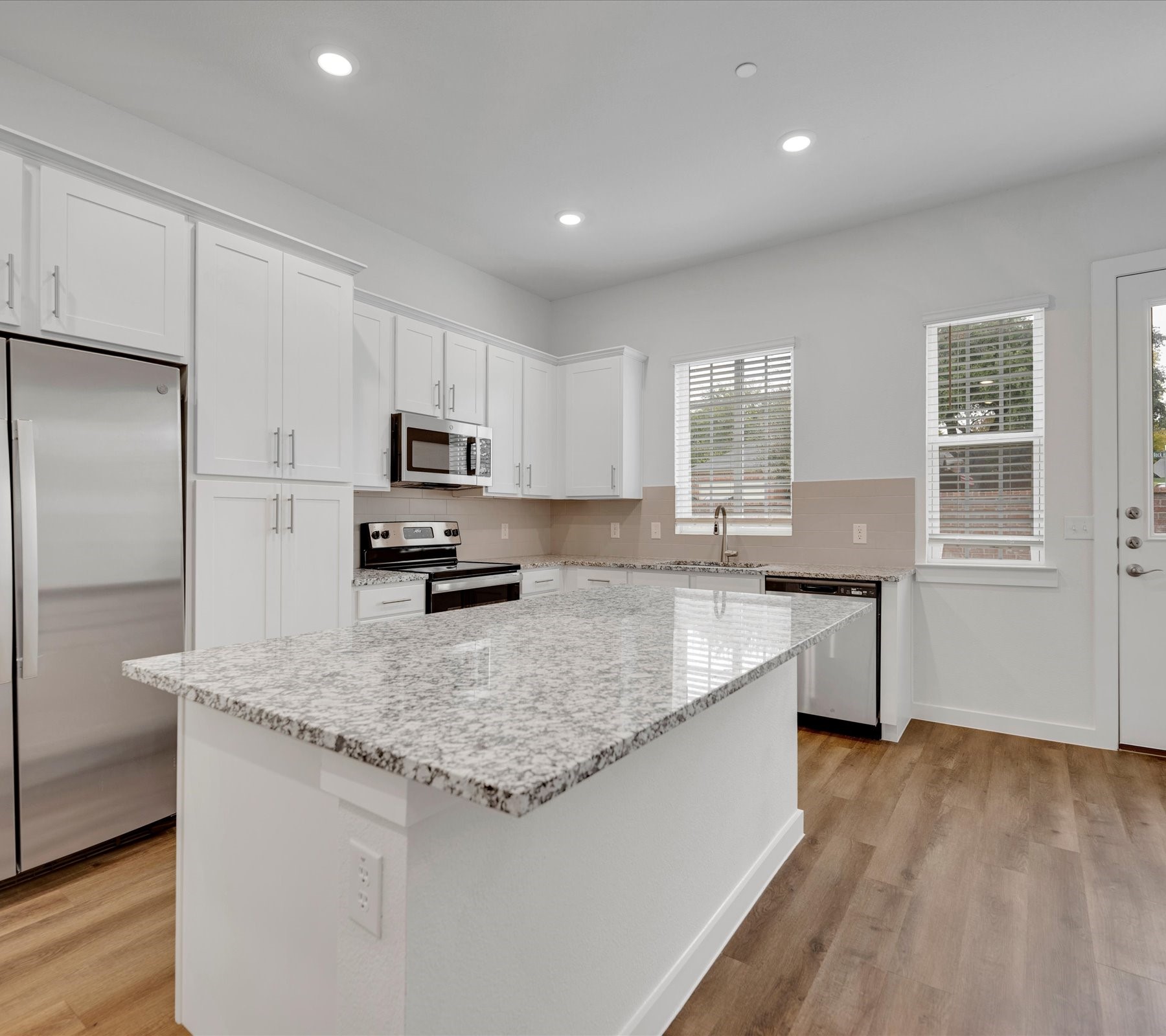 2709-105 Rockhill Road Property Photo 10