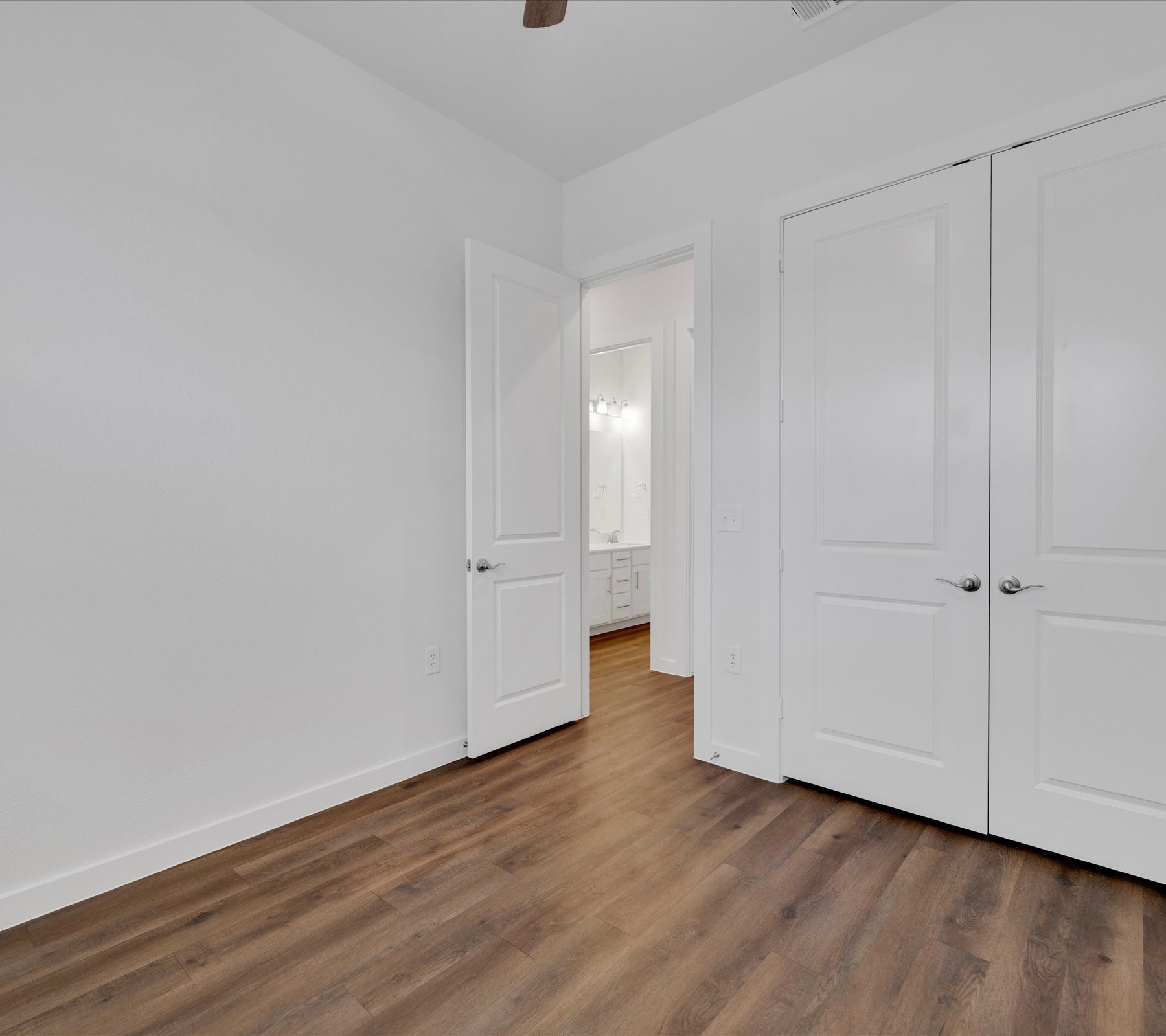 2709-105 Rockhill Road Property Photo 11