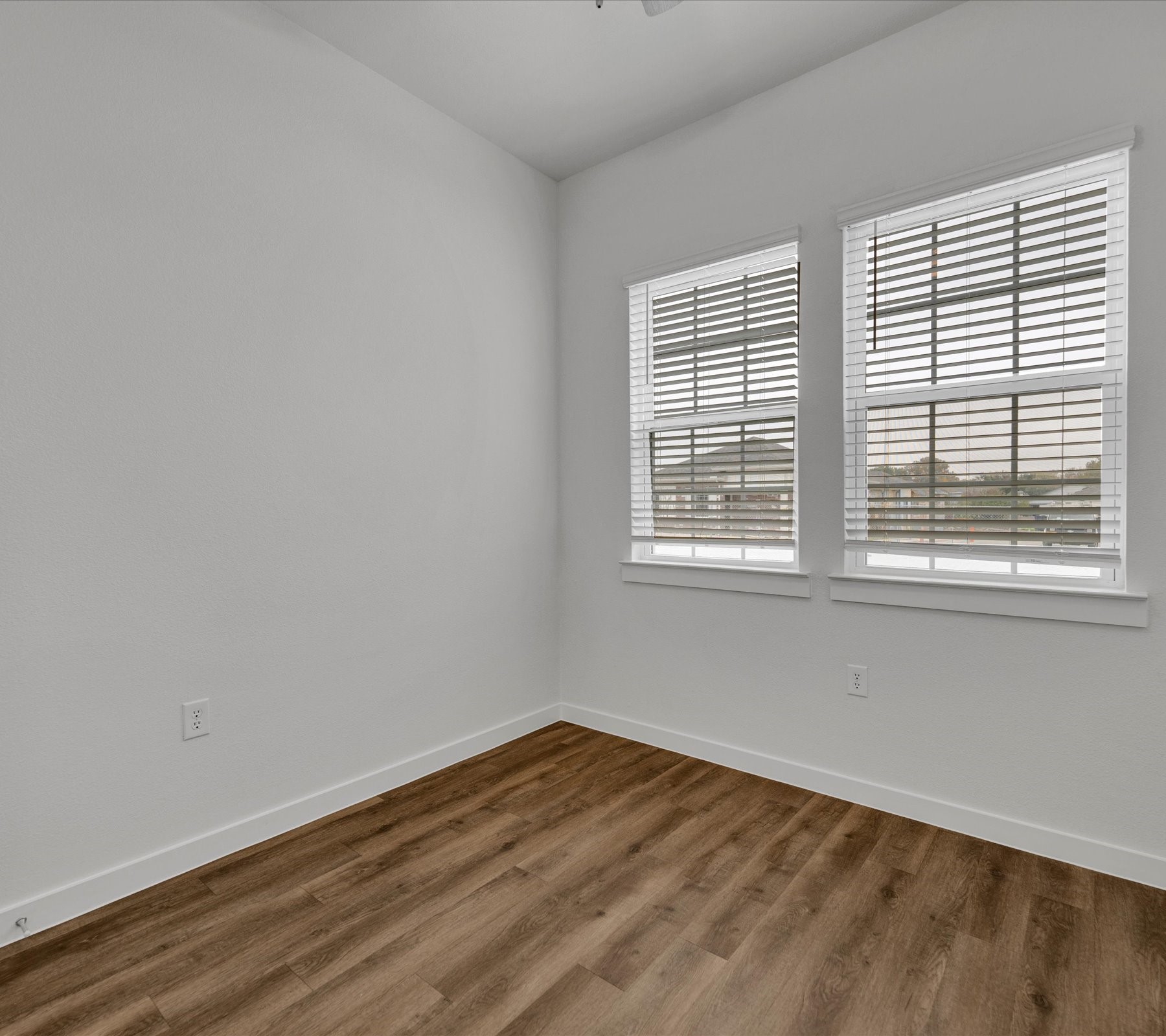 2709-105 Rockhill Road Property Photo 12