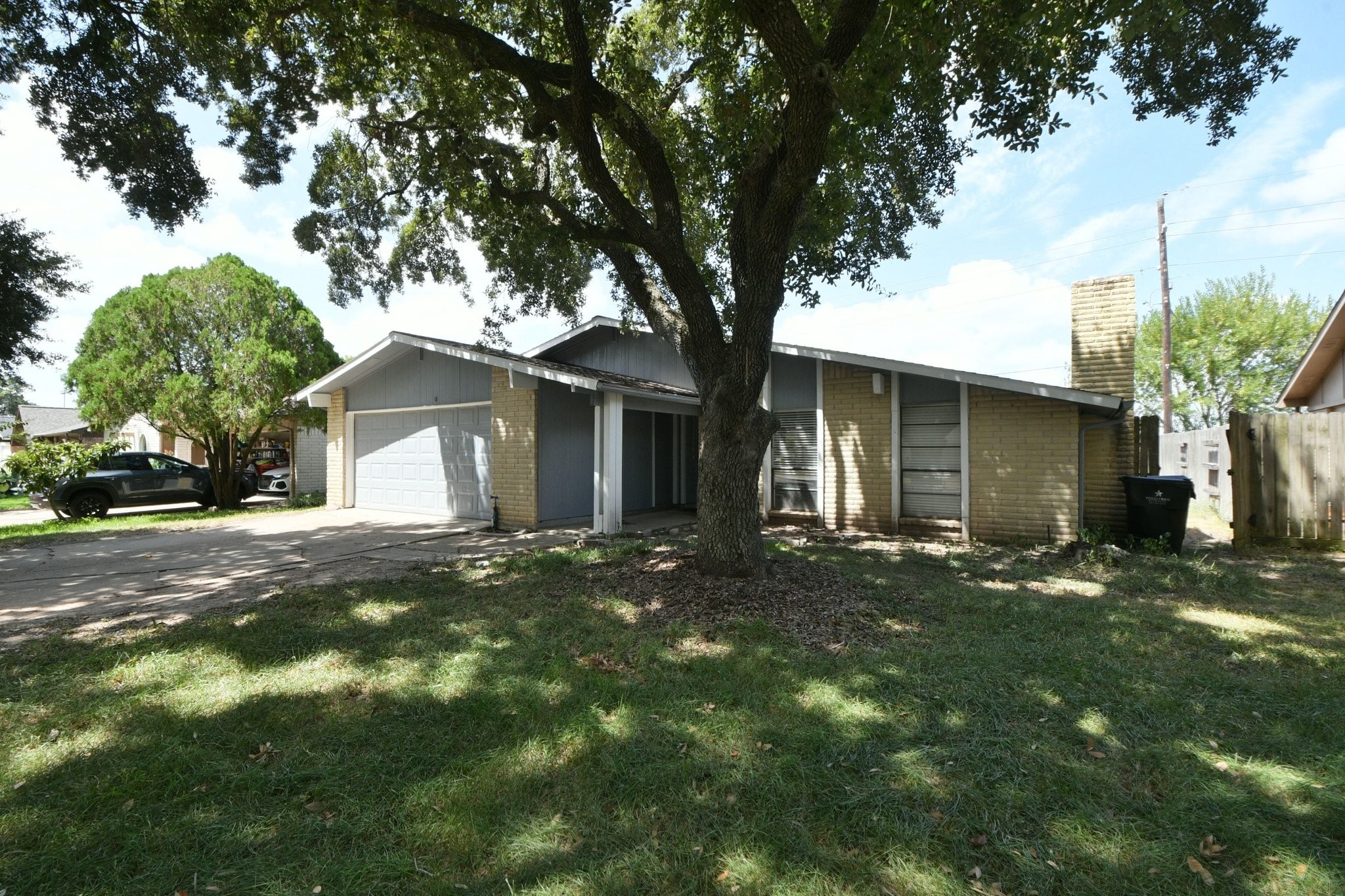 4935 Gretna Green Drive Property Photo 2