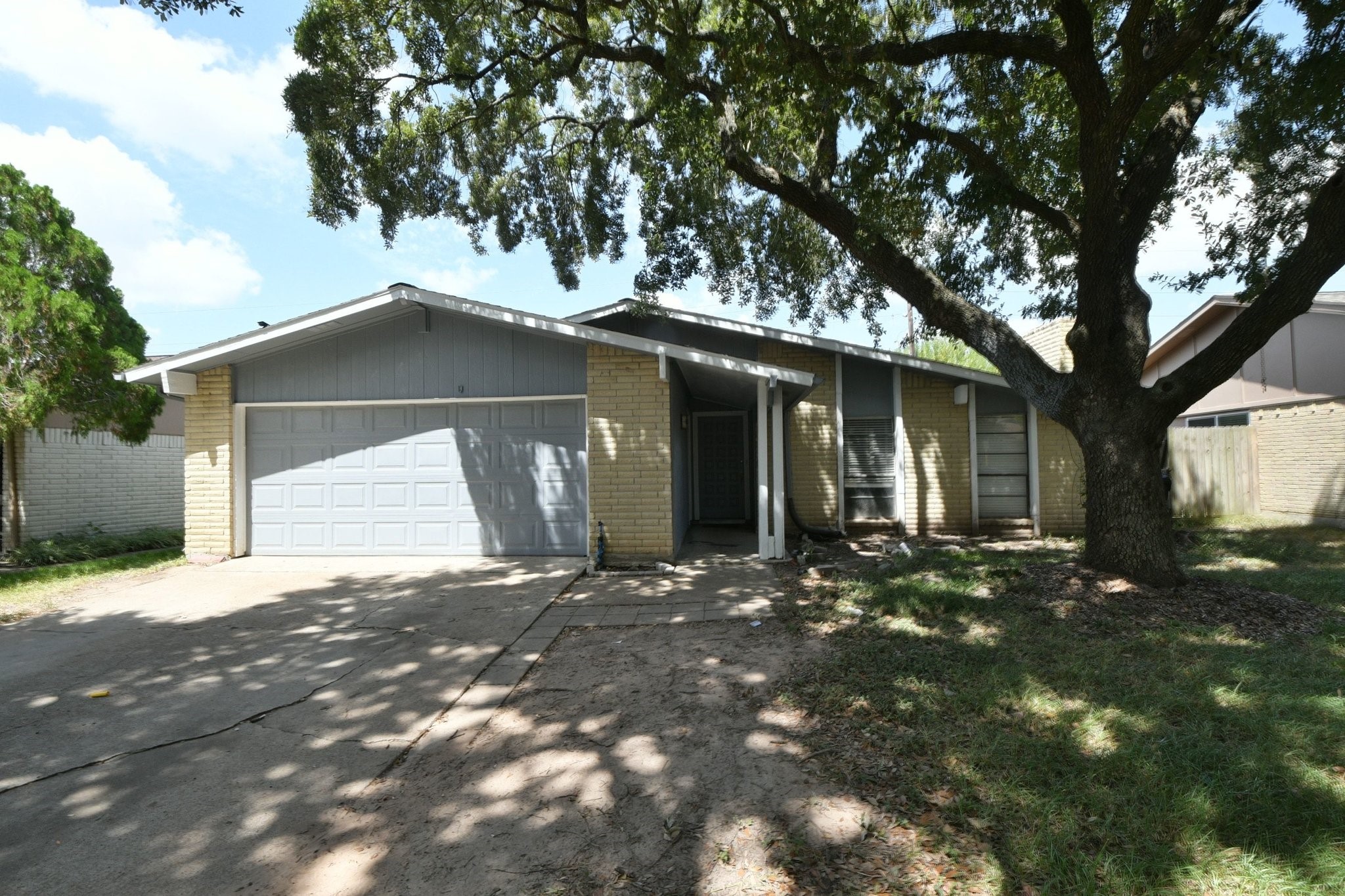 4935 Gretna Green Drive Property Photo 4