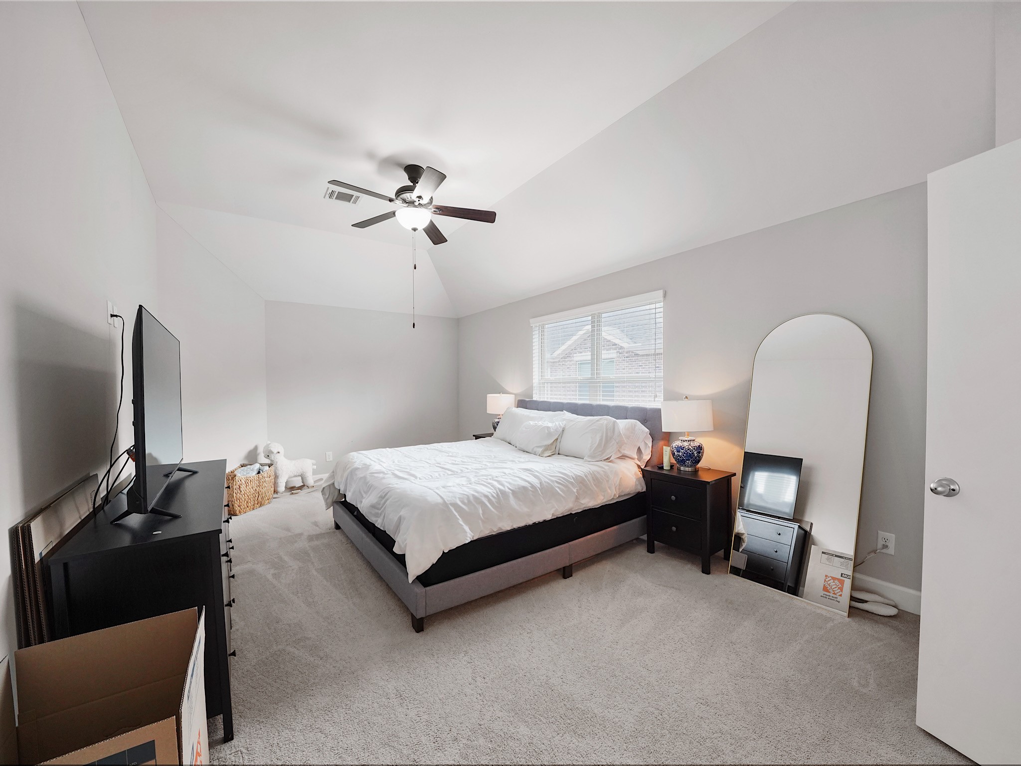526 Westcross Street Property Photo 12