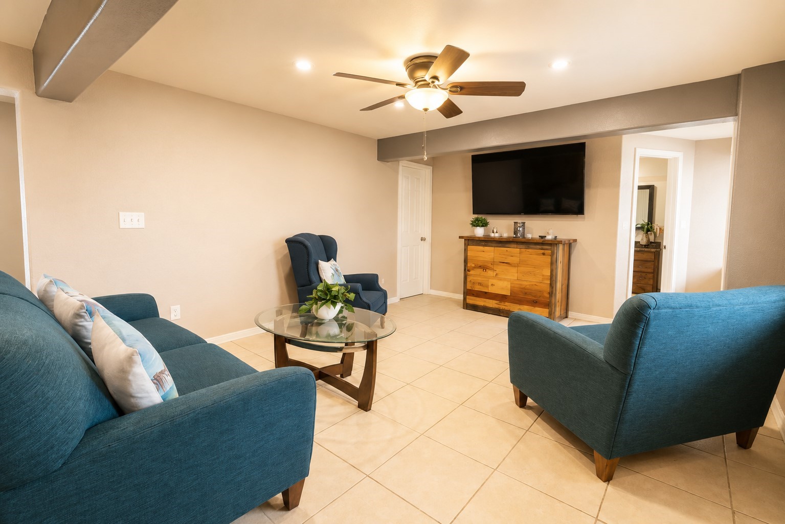 579 Warsaw Street Property Photo 11