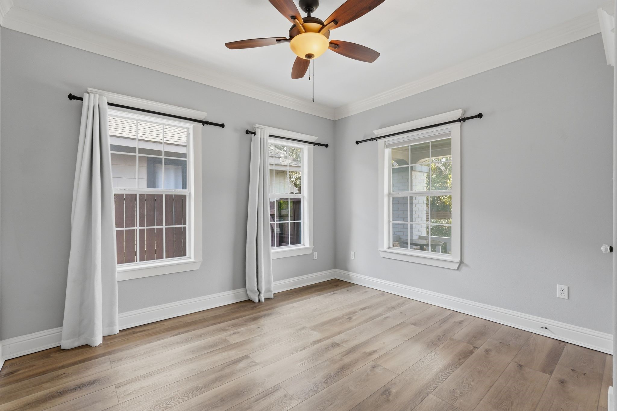 512 Enid Street Property Photo 20