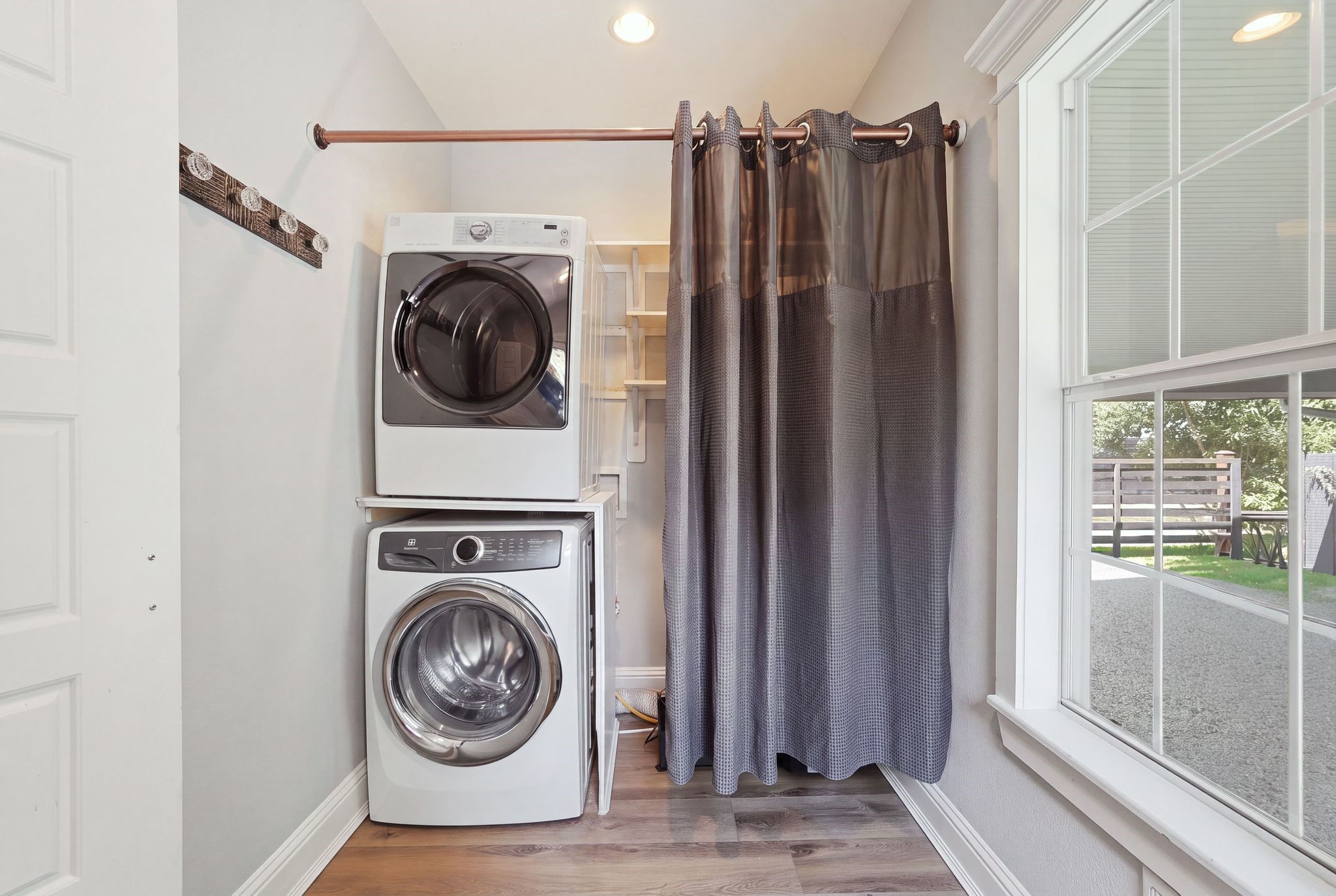 512 Enid Street Property Photo 25