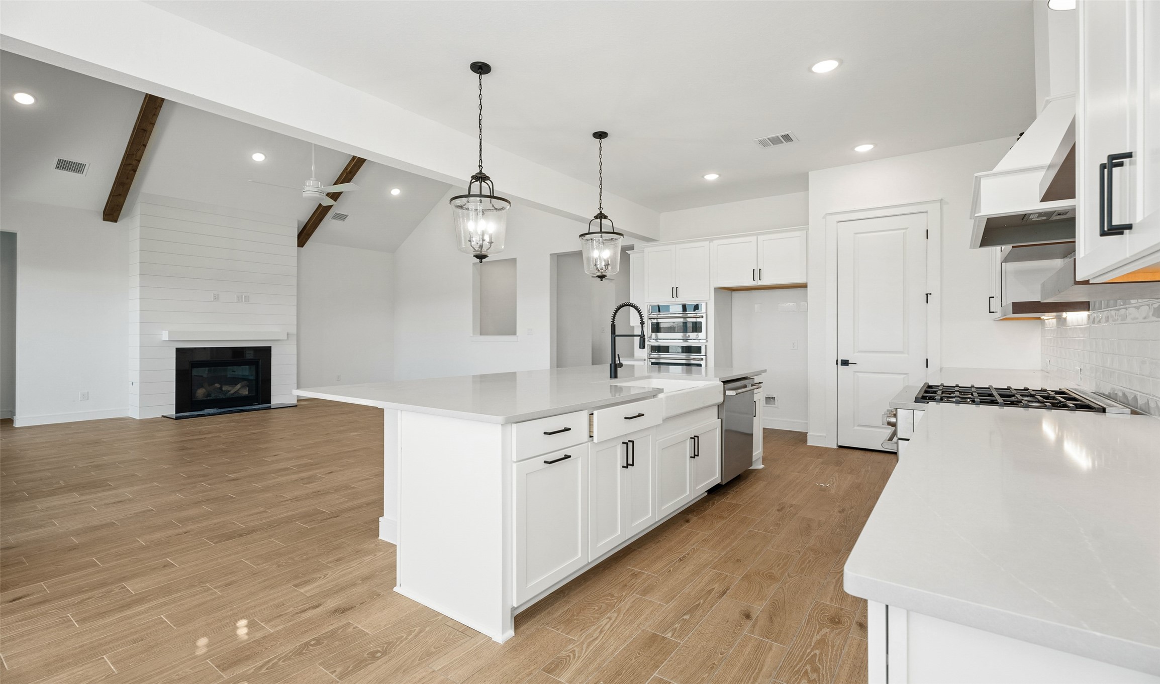 1818 S Wildflower Drive Property Photo 14
