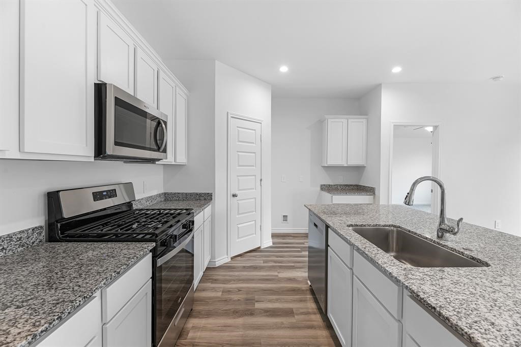 595 Brittany Grove Lane Property Photo 2