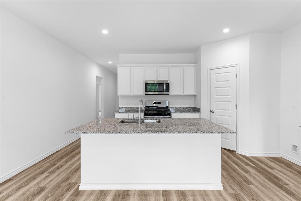 595 Brittany Grove Lane Property Photo 3