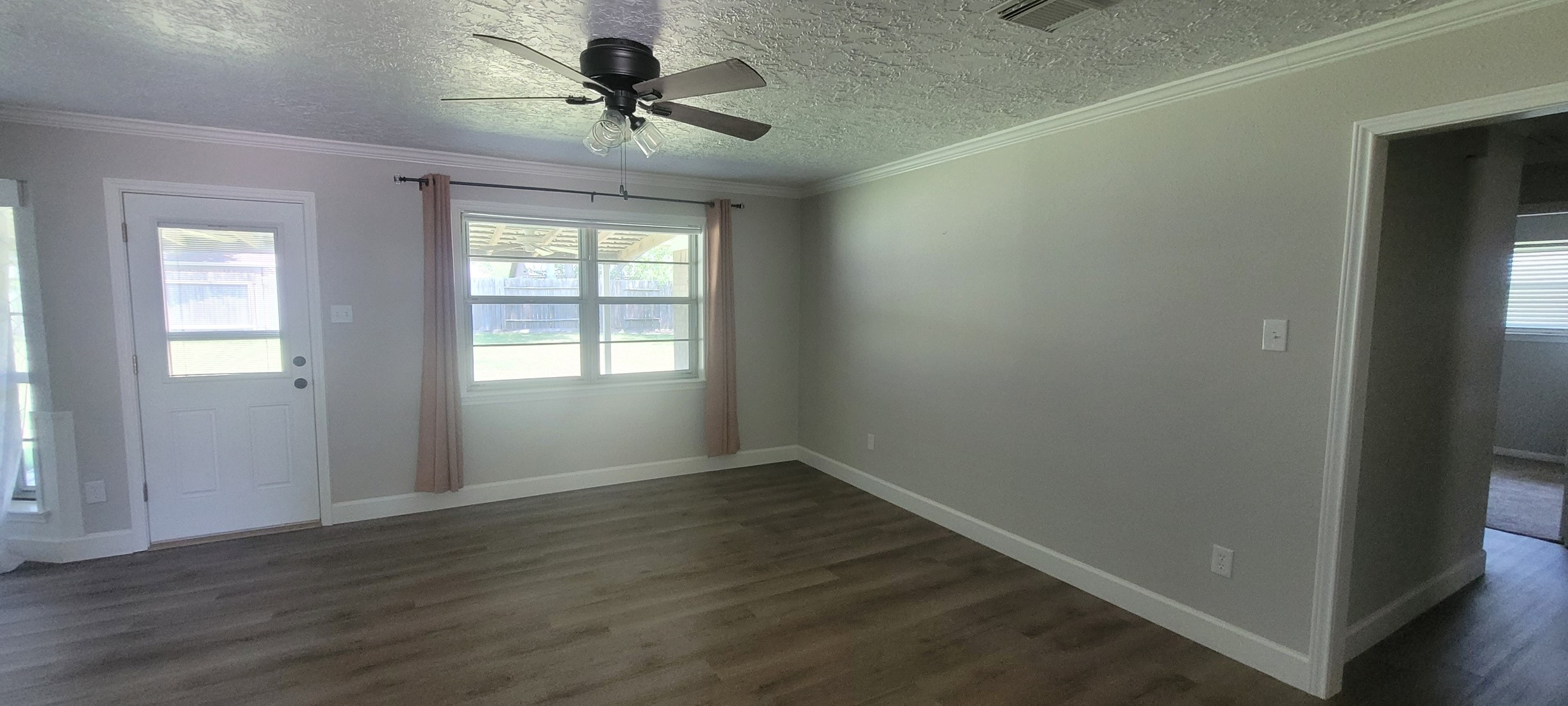 1807 Sleepy Creek Way Property Photo 3