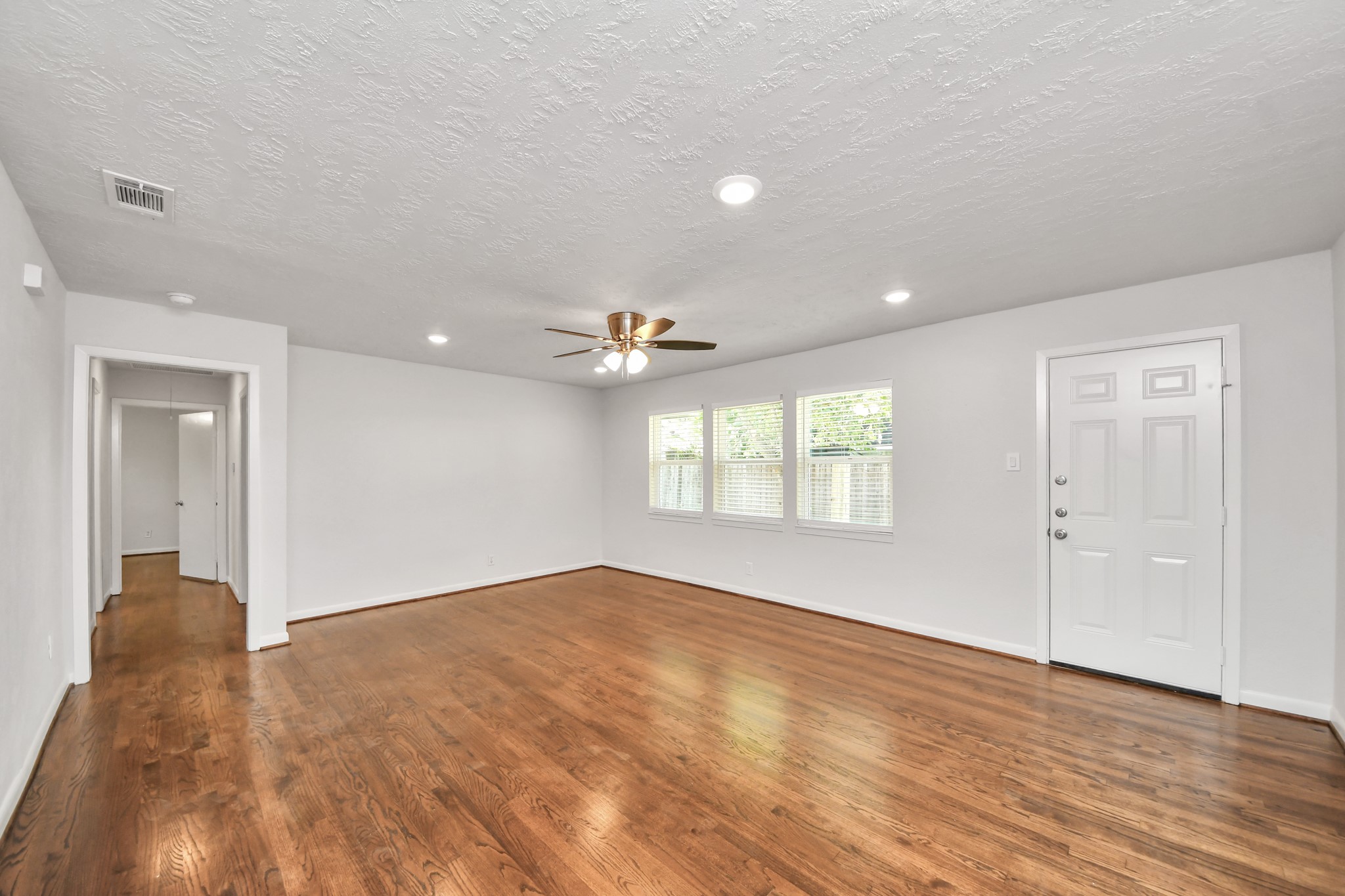 5803 Darnell Street Property Photo 4