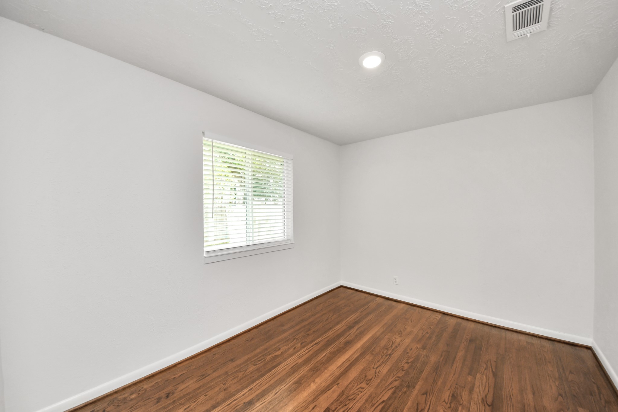 5803 Darnell Street Property Photo 7