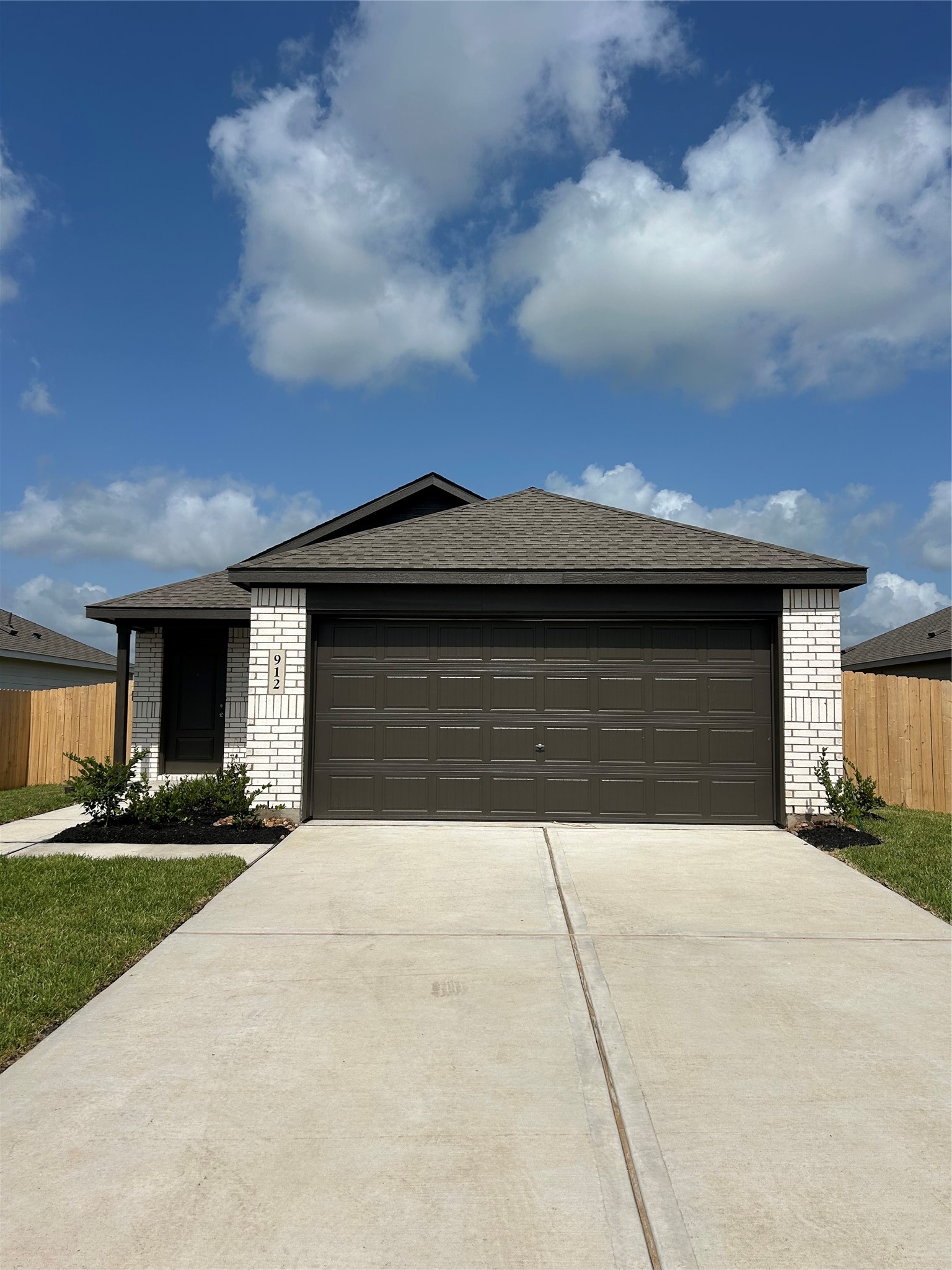 912 Constitution Drive Property Photo 1