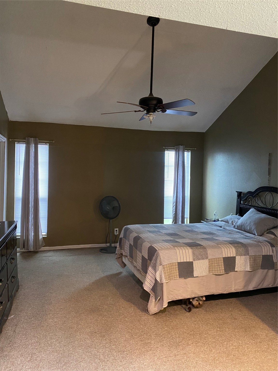 13915 Archwood Street Property Photo 9