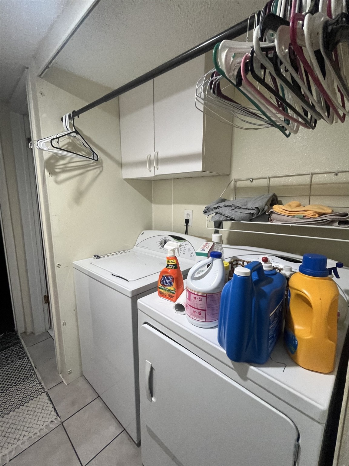 13915 Archwood Street Property Photo 17