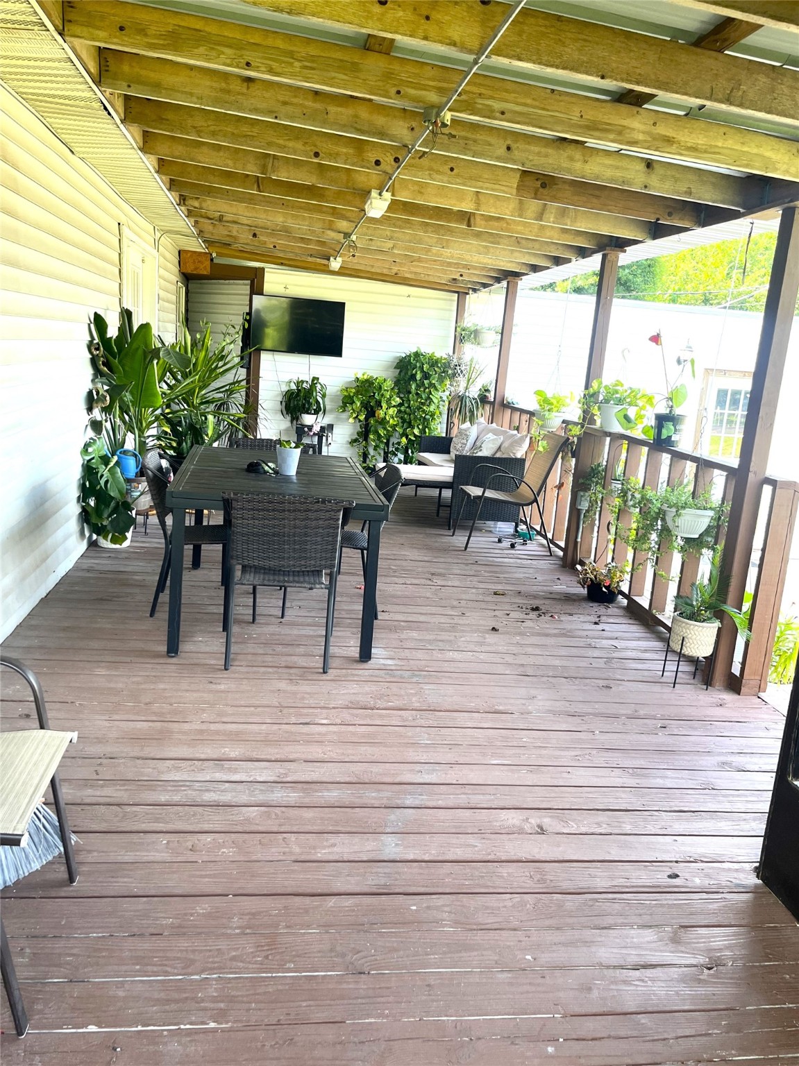 13915 Archwood Street Property Photo 21