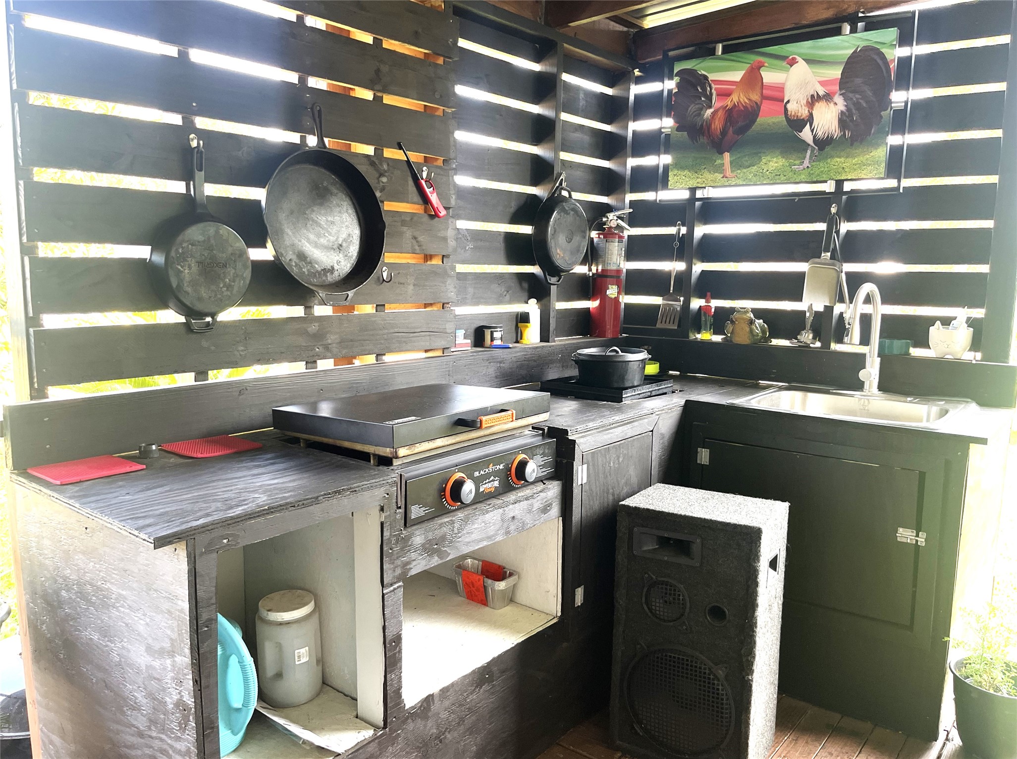 13915 Archwood Street Property Photo 22