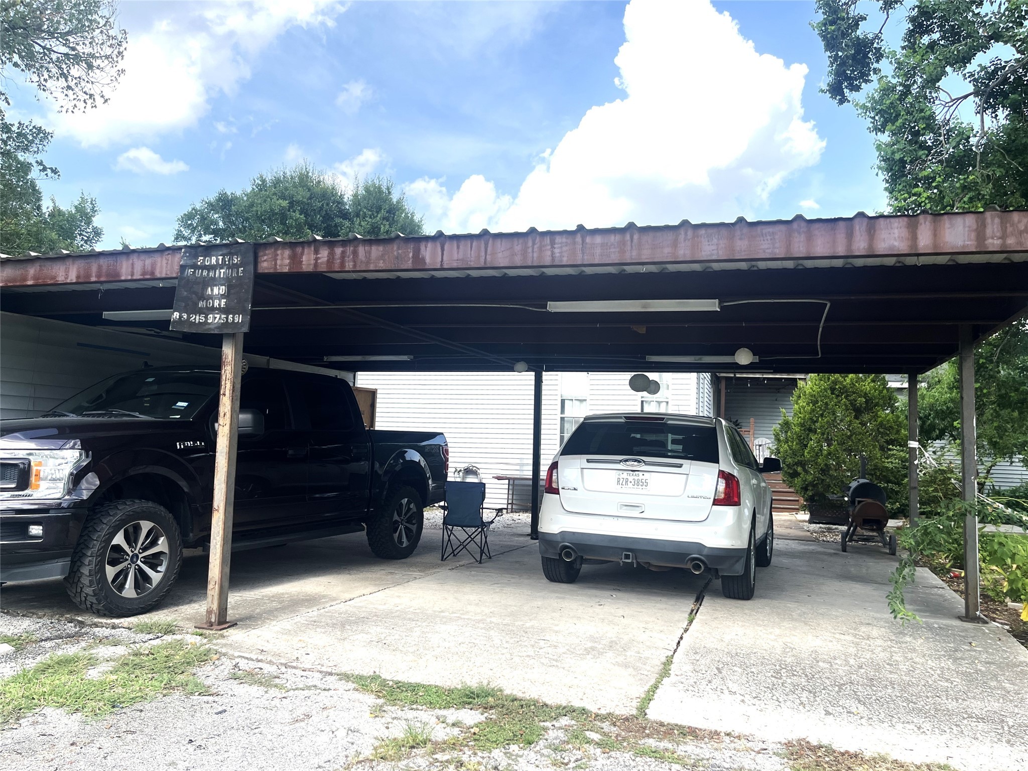 13915 Archwood Street Property Photo 28