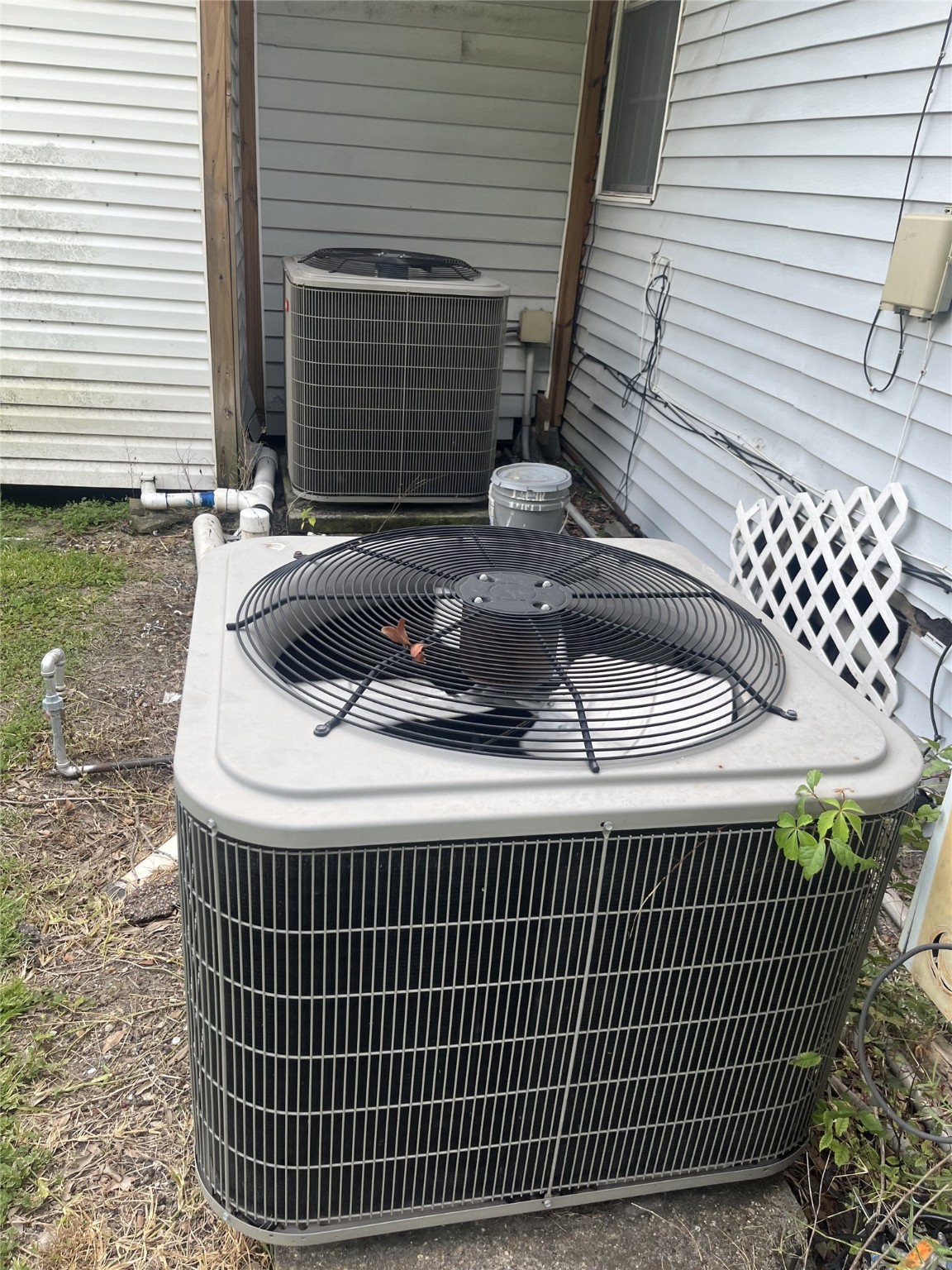 13915 Archwood Street Property Photo 30