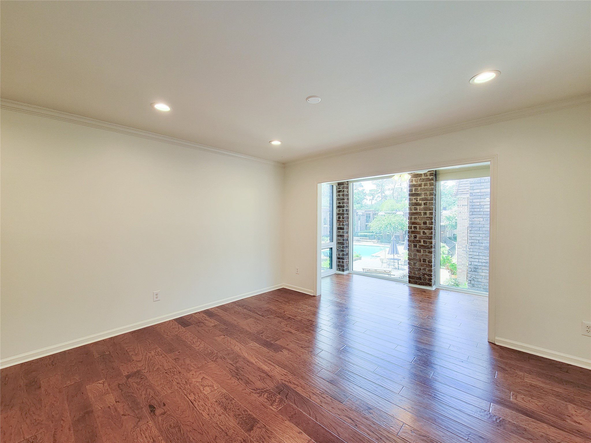 7575 Katy Freeway 111 Property Photo 4