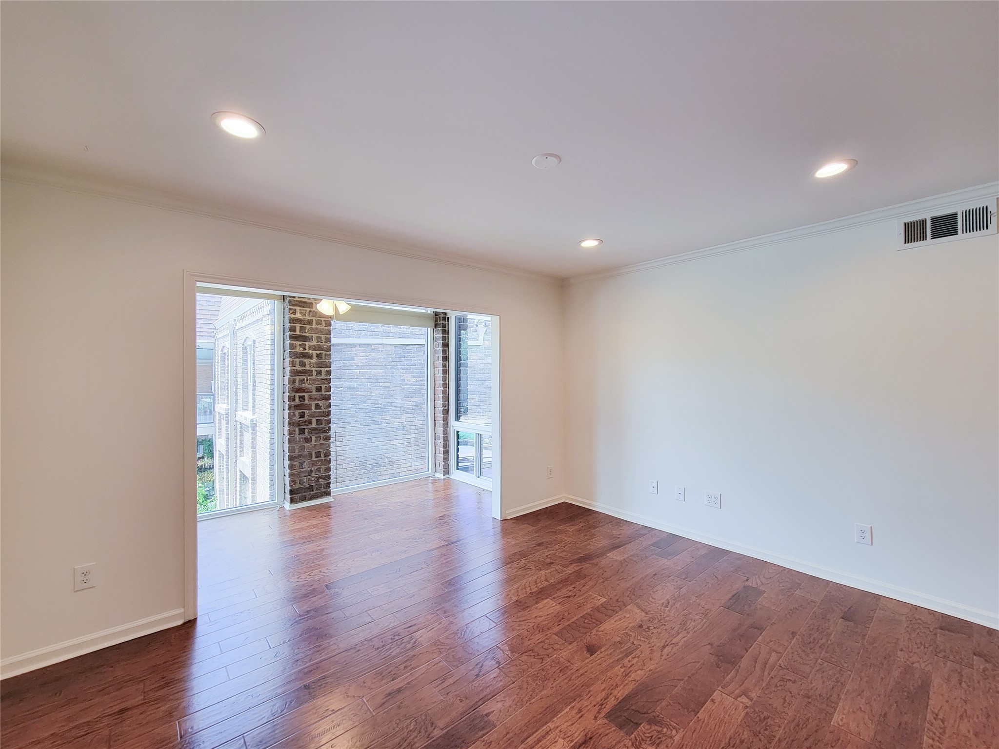 7575 Katy Freeway 111 Property Photo 5