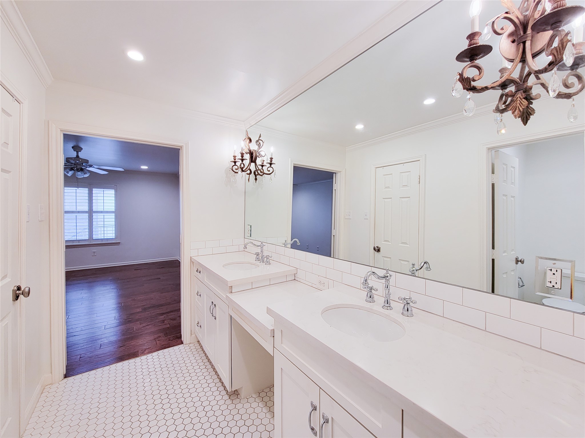 7575 Katy Freeway 111 Property Photo 13