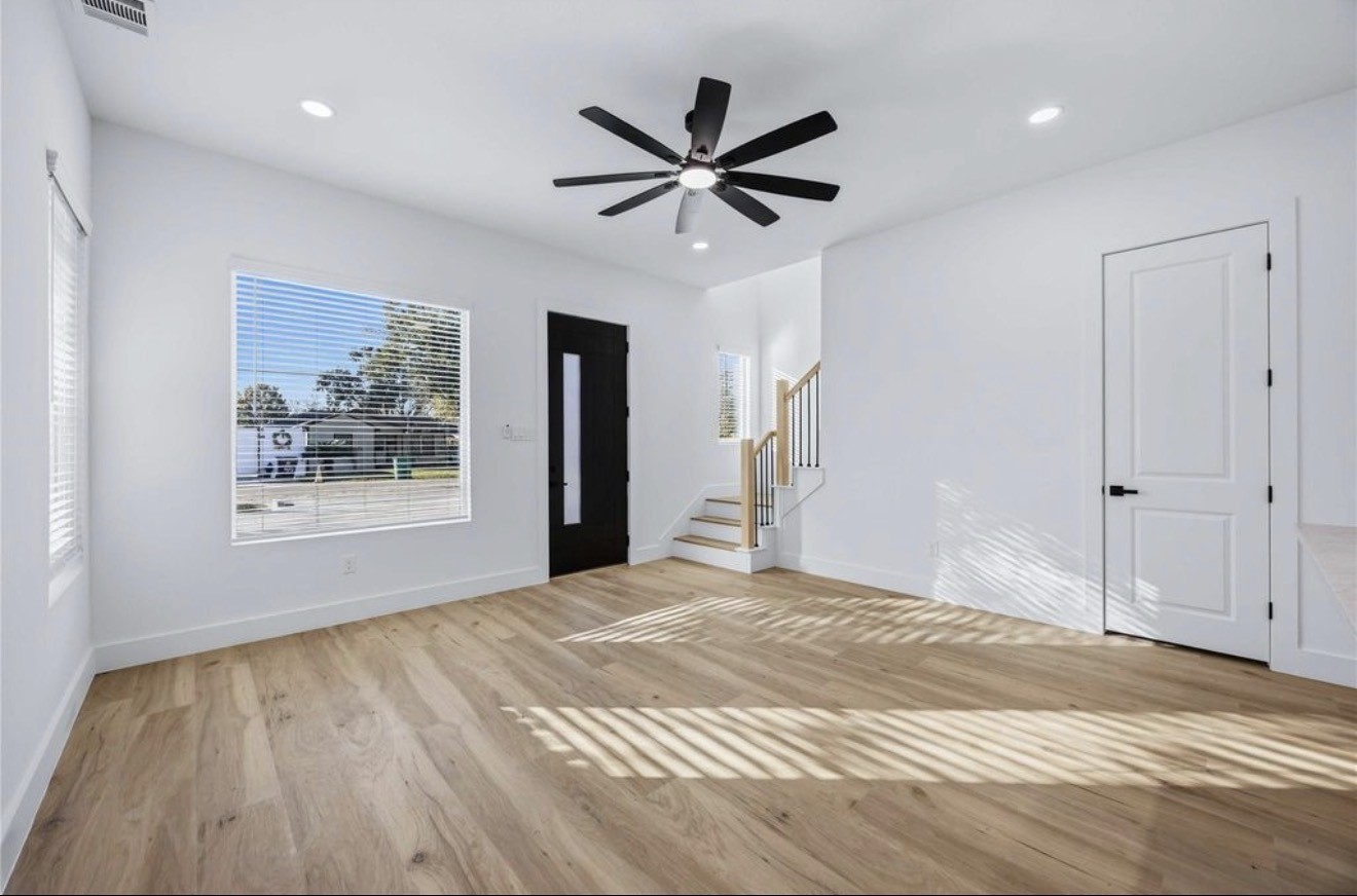 3923 Aledo Street B Property Photo 3
