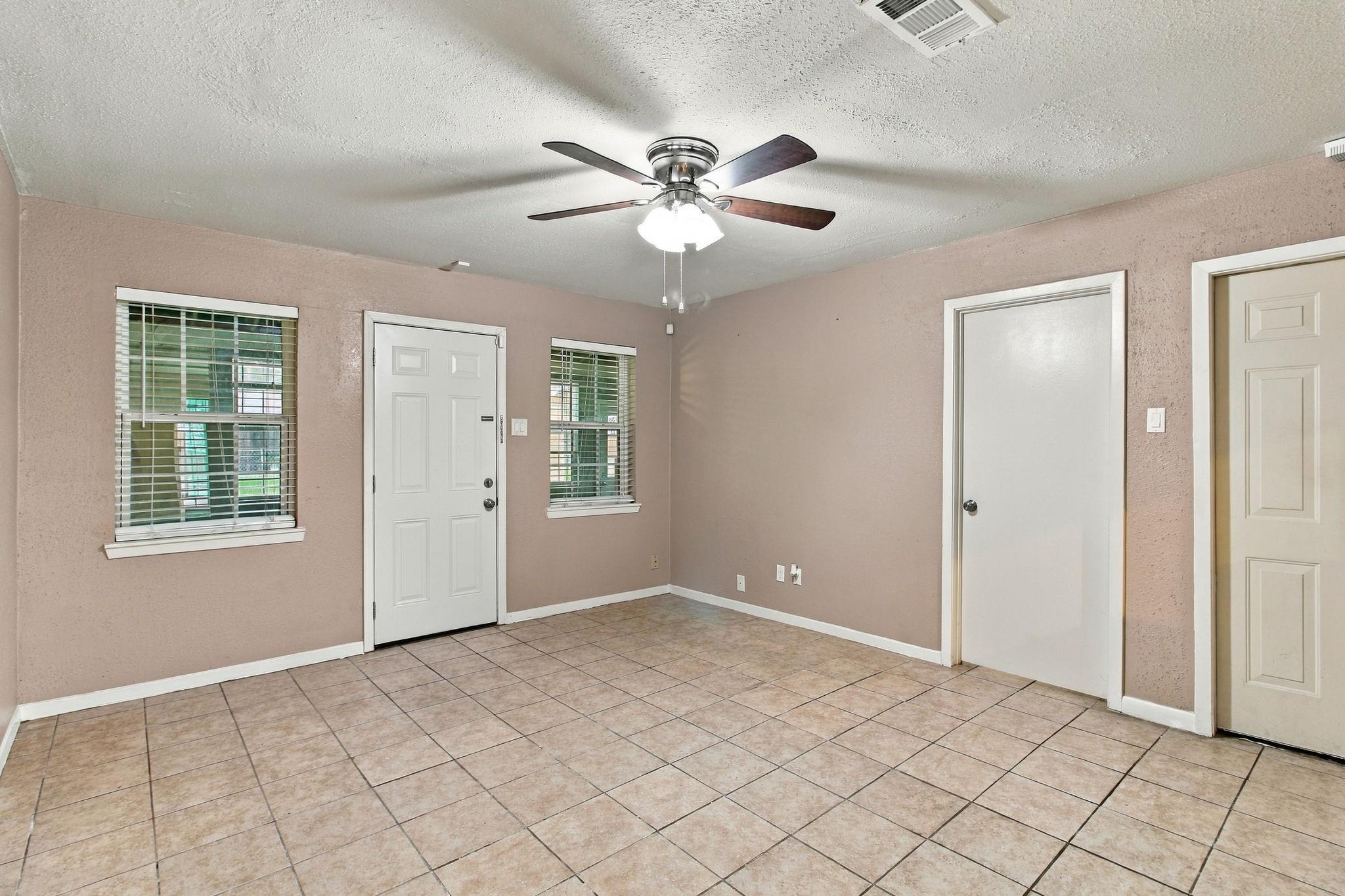 719 Kilpatrick Street Property Photo 5