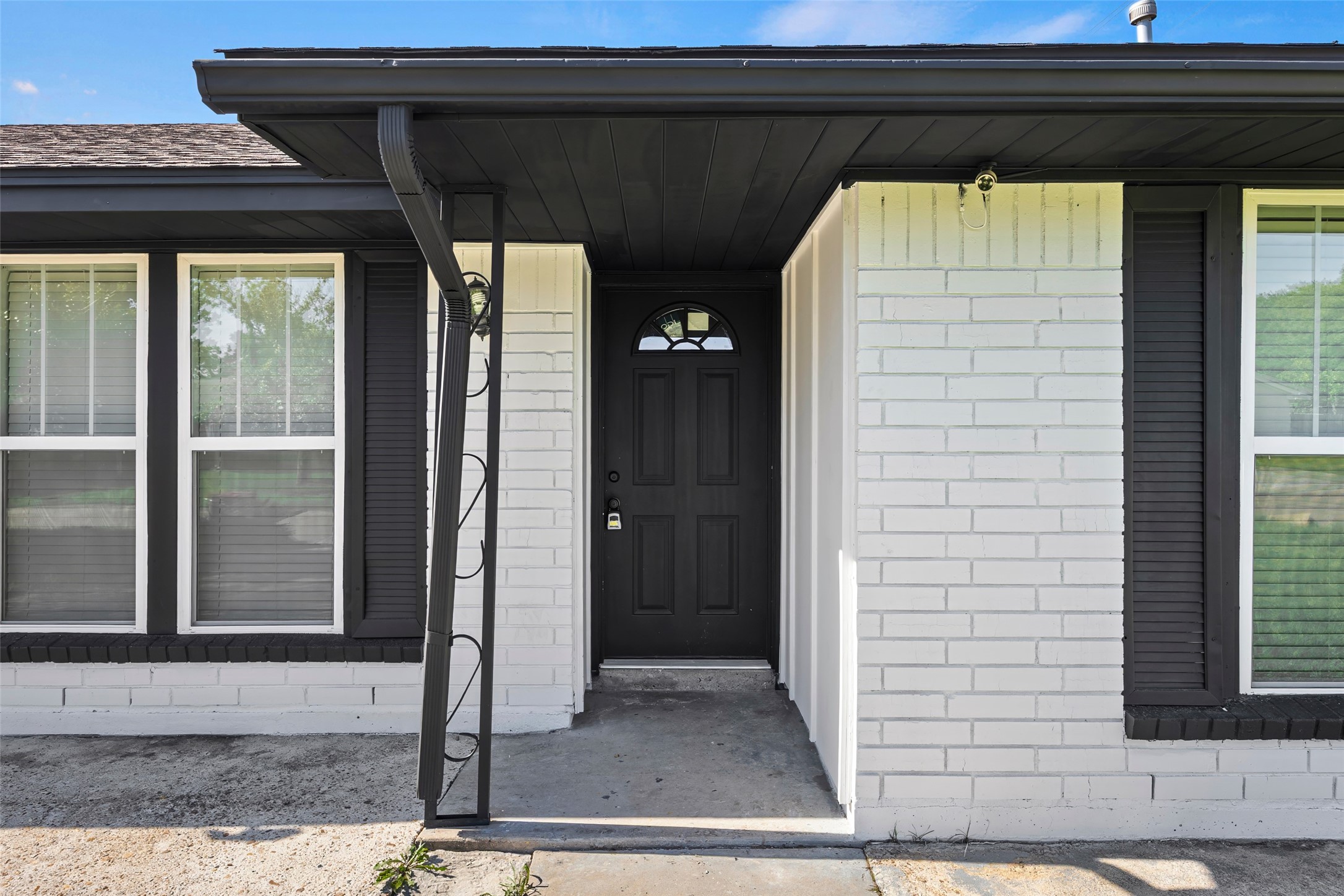 3907 Sandy Meadow Lane Property Photo 2