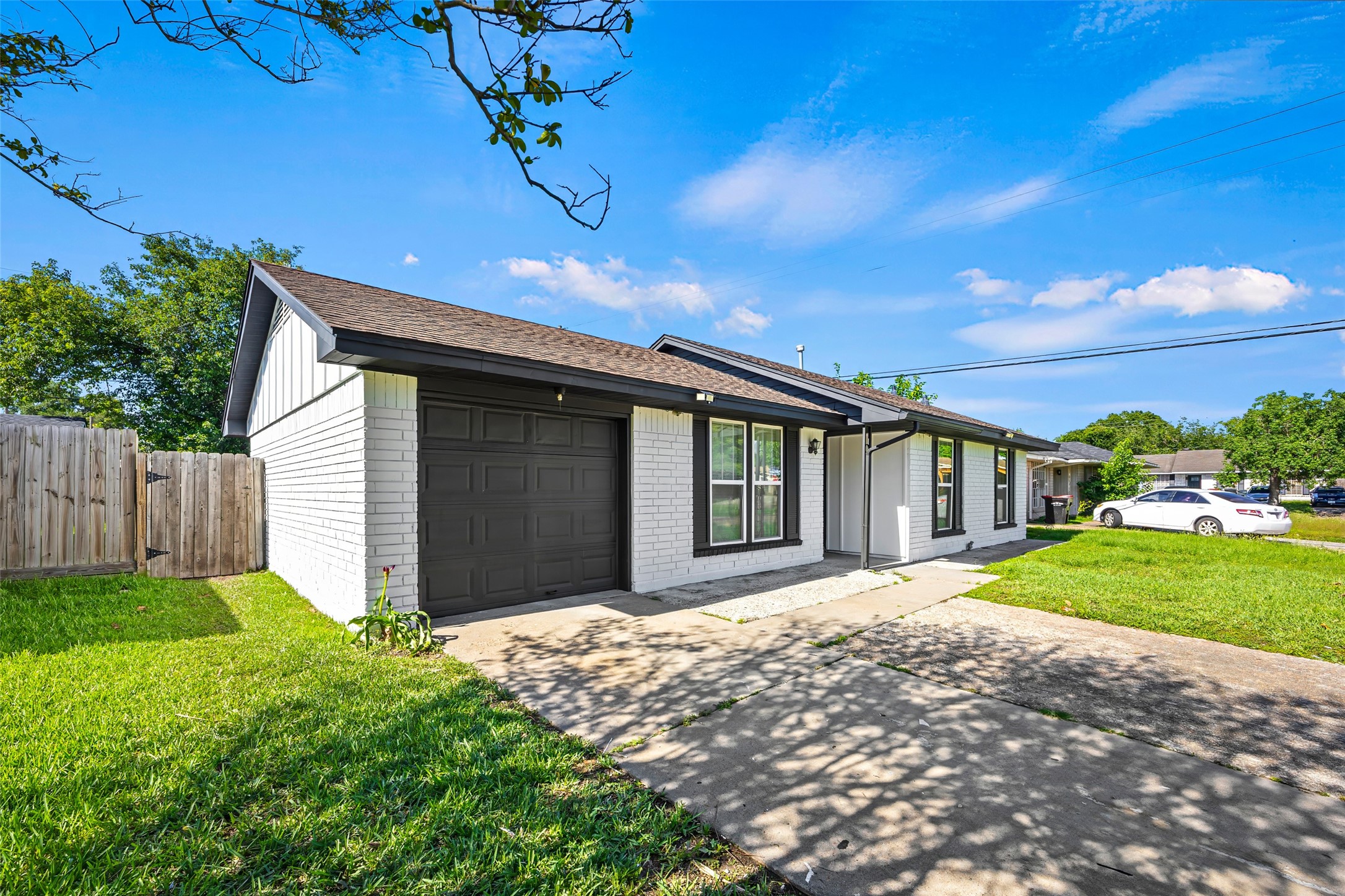 3907 Sandy Meadow Lane Property Photo 3