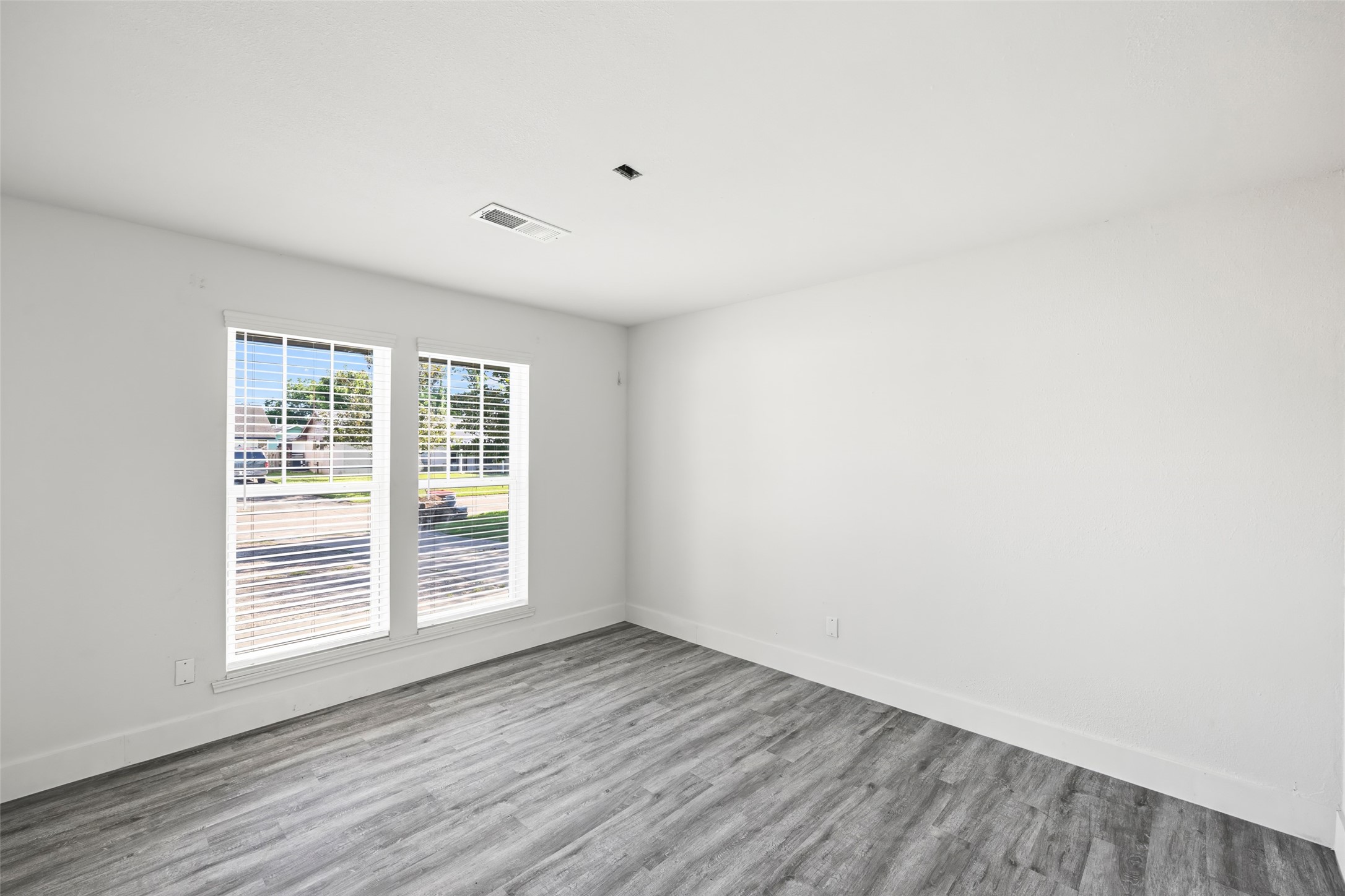 3907 Sandy Meadow Lane Property Photo 4