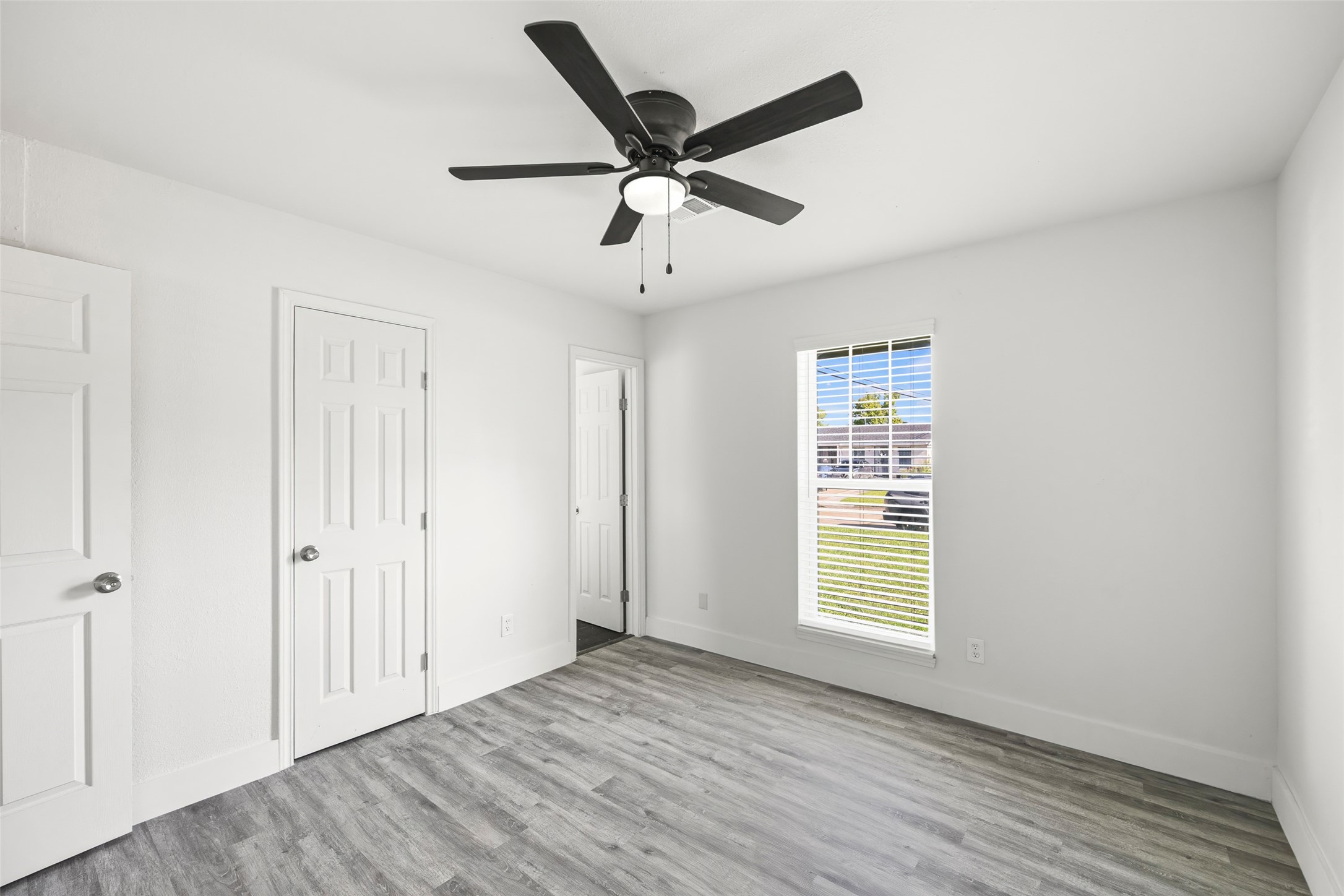 3907 Sandy Meadow Lane Property Photo 8