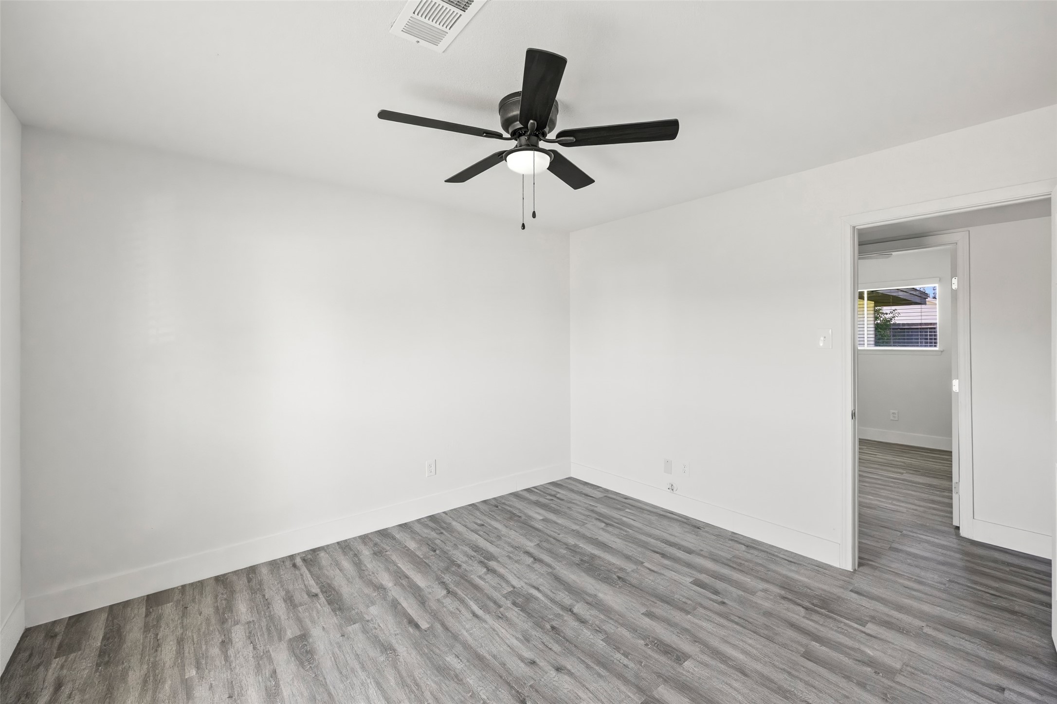 3907 Sandy Meadow Lane Property Photo 9