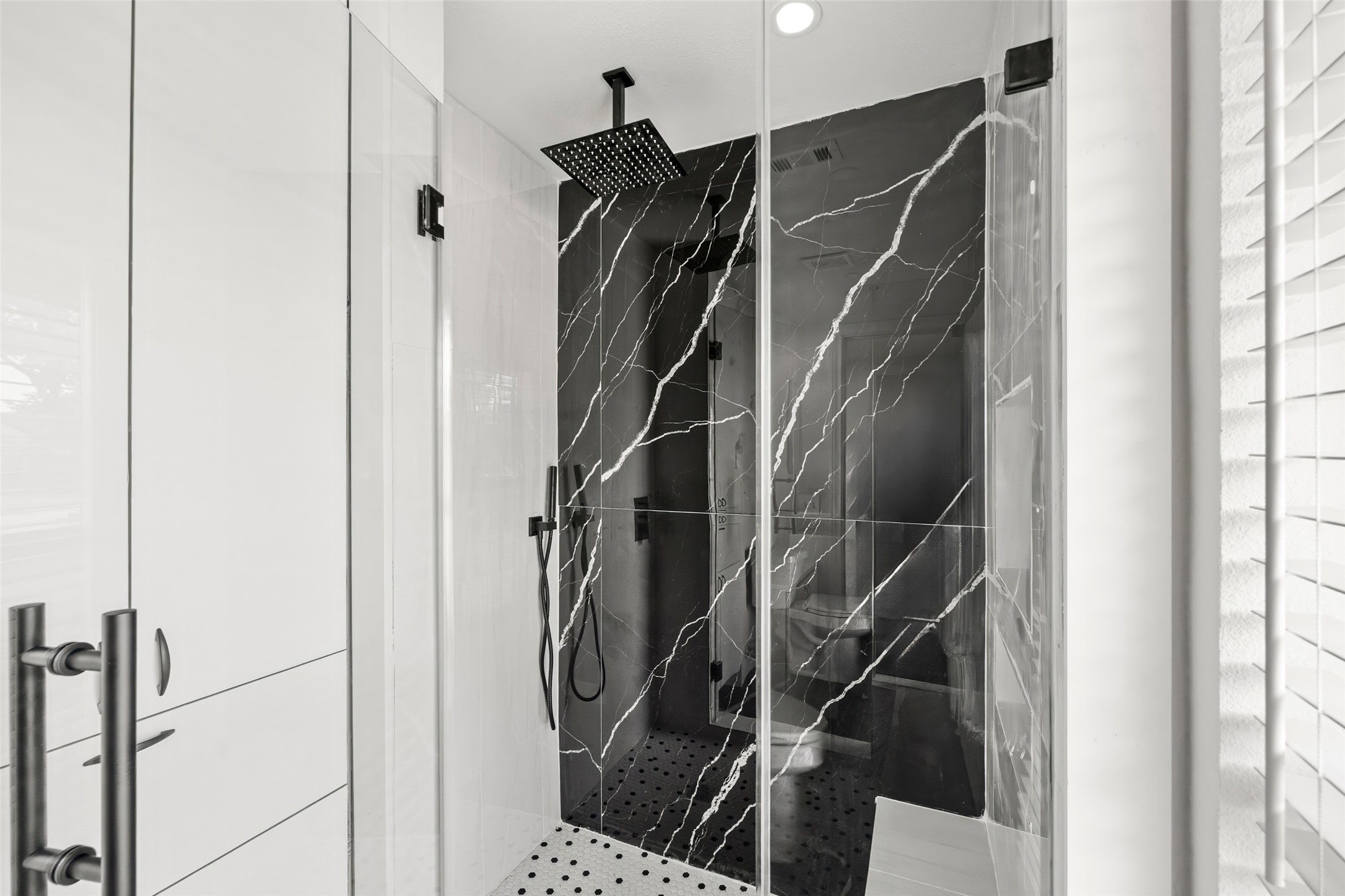 3907 Sandy Meadow Lane Property Photo 11