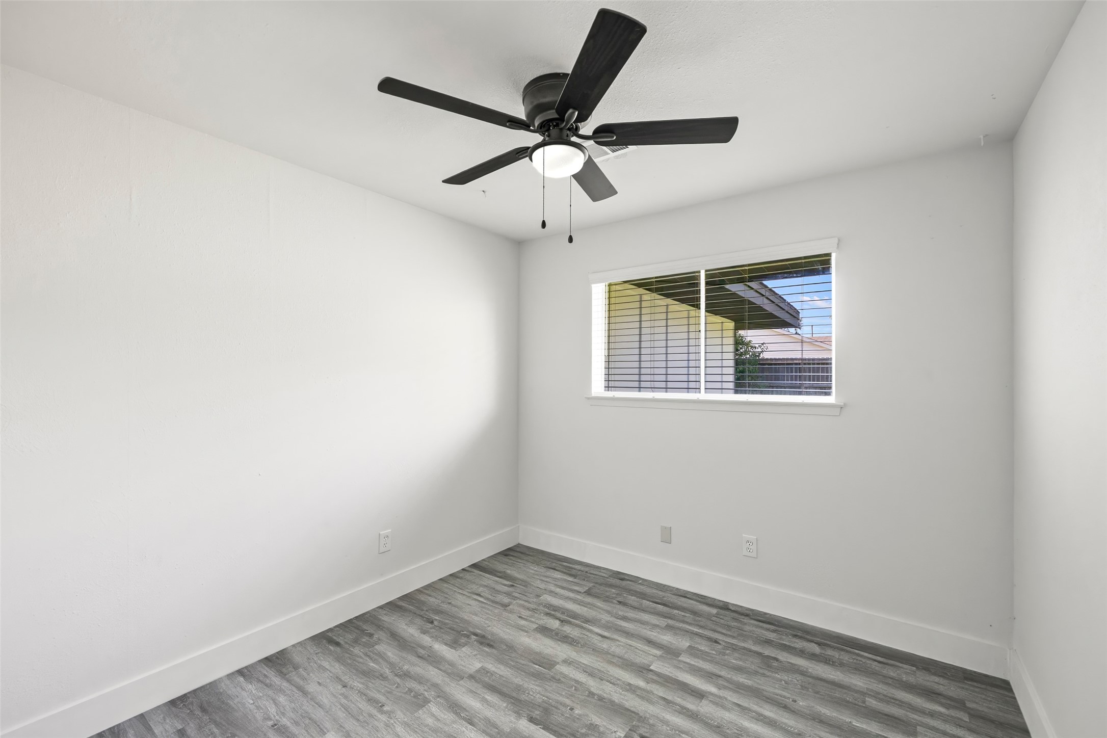 3907 Sandy Meadow Lane Property Photo 12