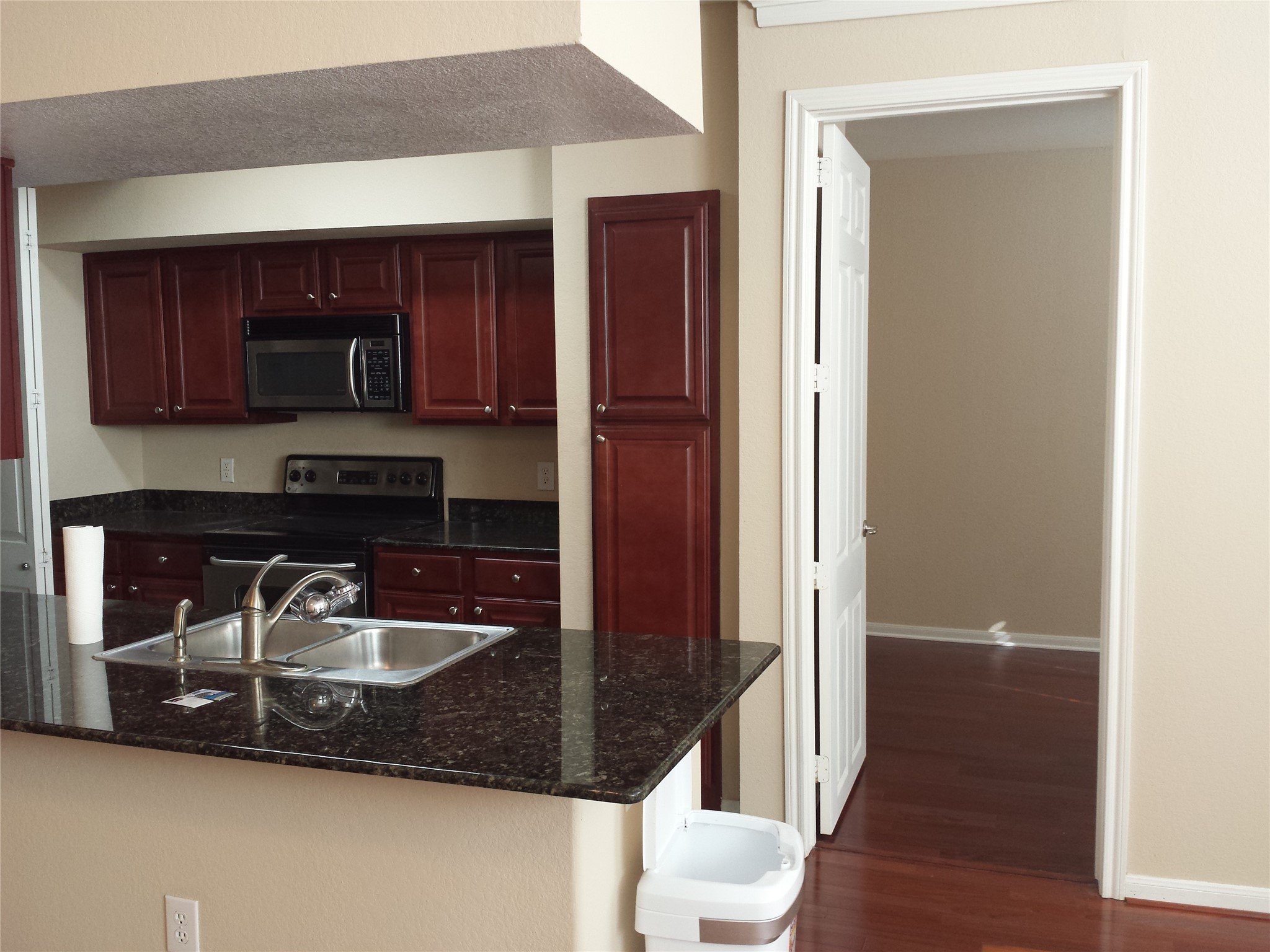 7575 Kirby Drive 2403 Property Photo 3