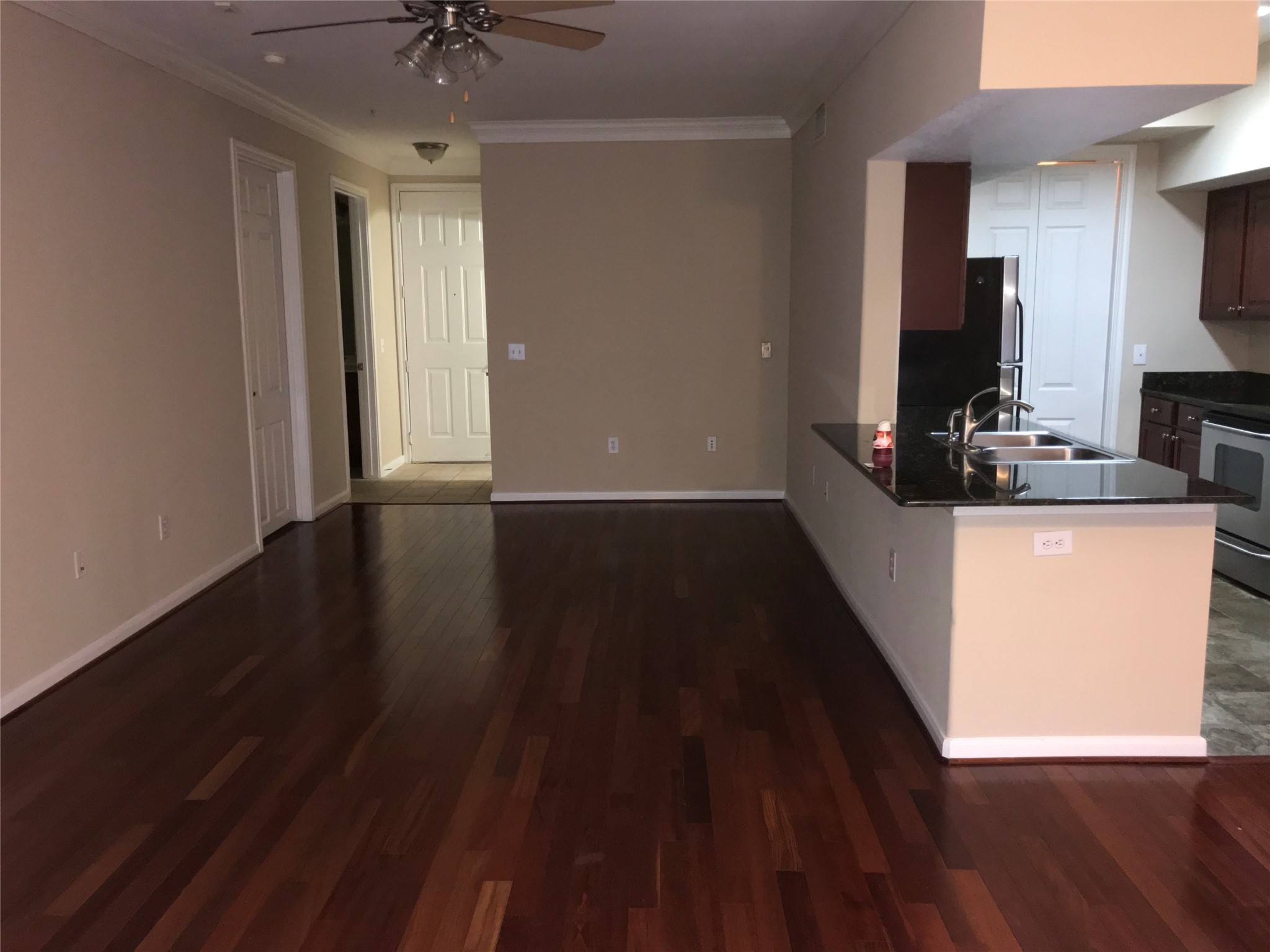 7575 Kirby Drive 2403 Property Photo 4