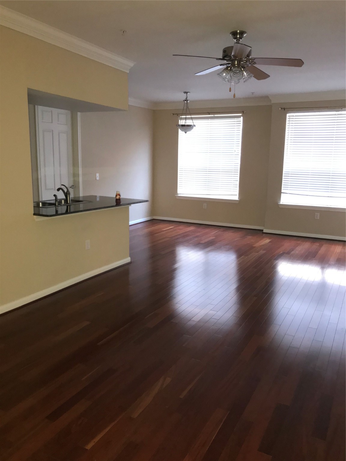 7575 Kirby Drive 2403 Property Photo 5