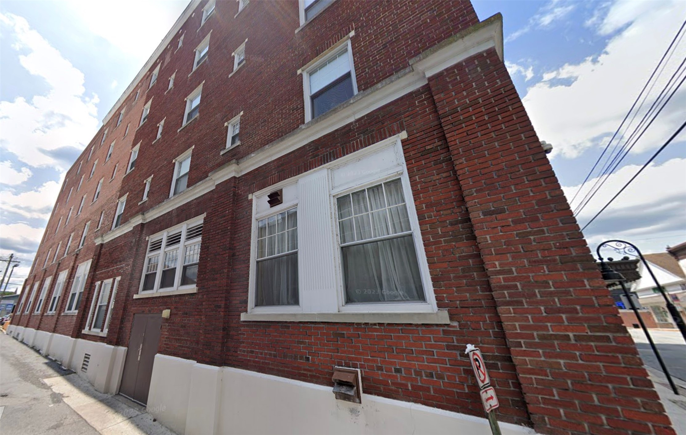 116 E Pitt St Property Photo 4