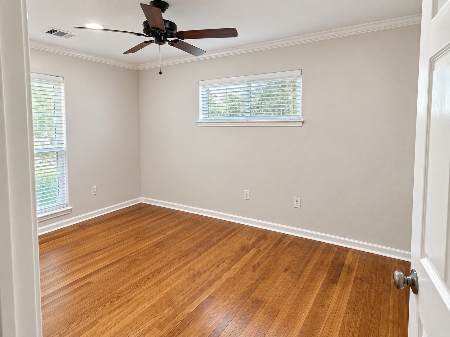 8215 Leader Street Property Photo 14