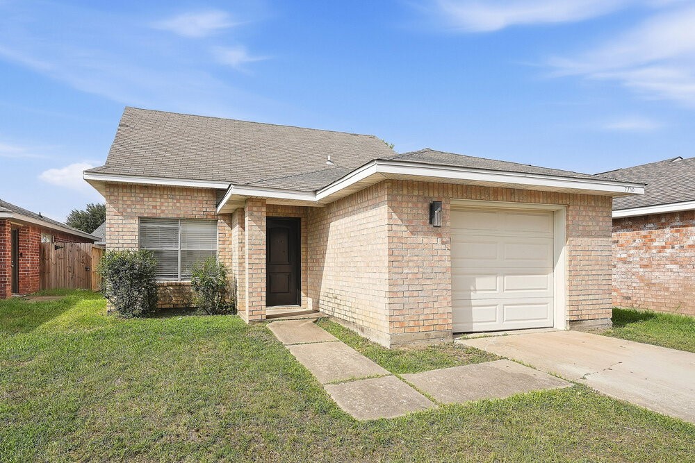 7710 Ellis Drive Property Photo 2